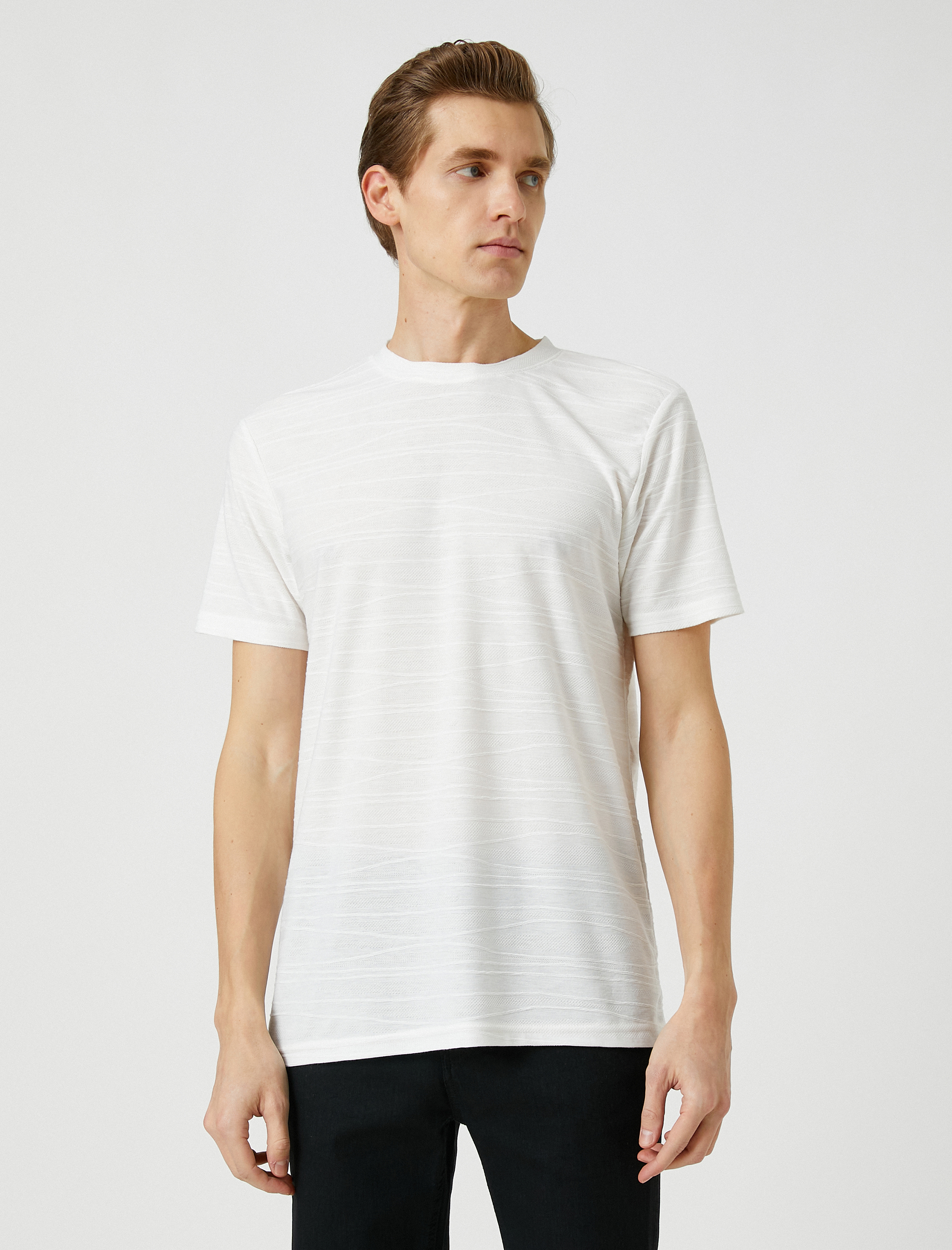   Şerit Baskılı Tişört Dar Kesim Bisiklet Yaka Kısa Kollu