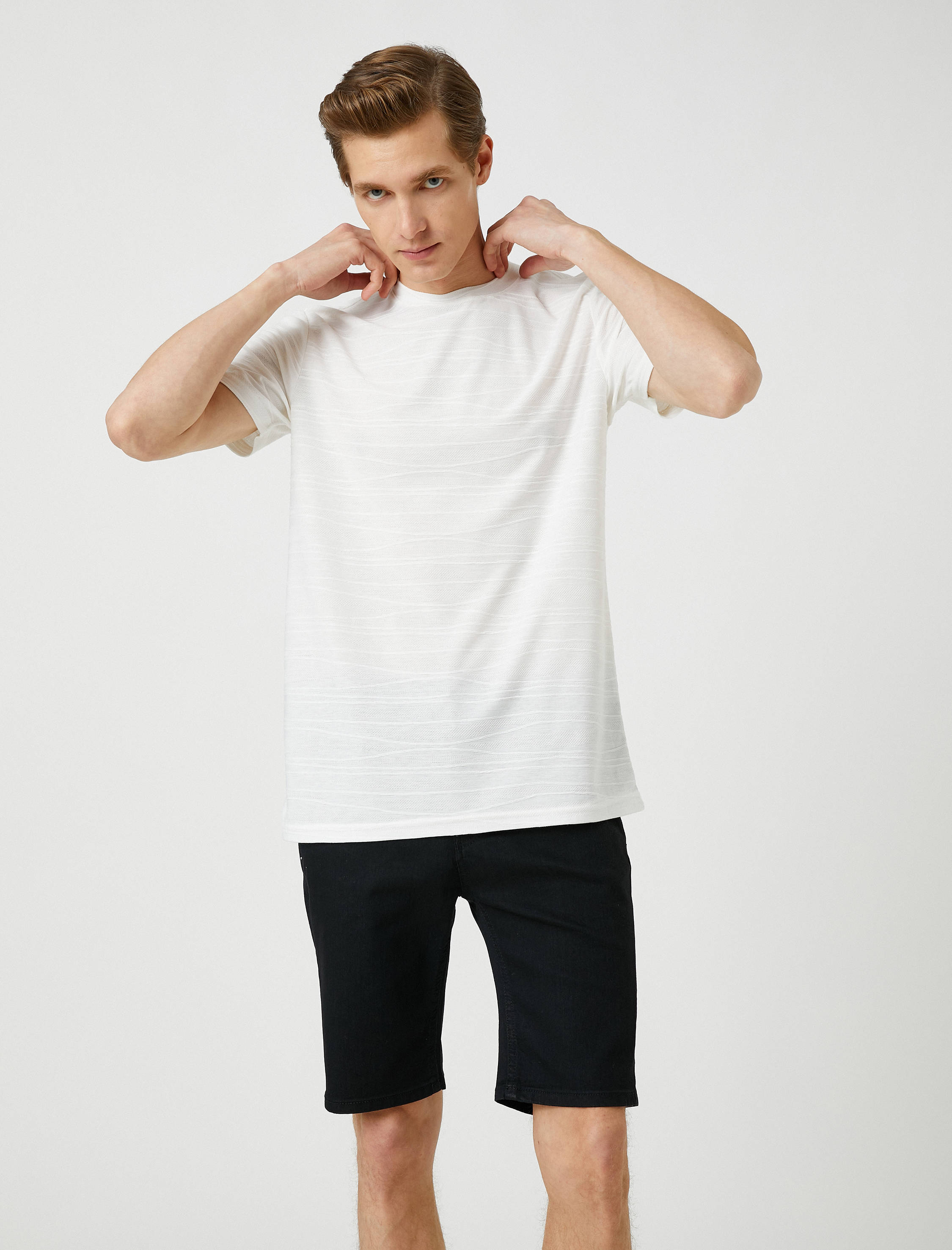   Şerit Baskılı Tişört Dar Kesim Bisiklet Yaka Kısa Kollu