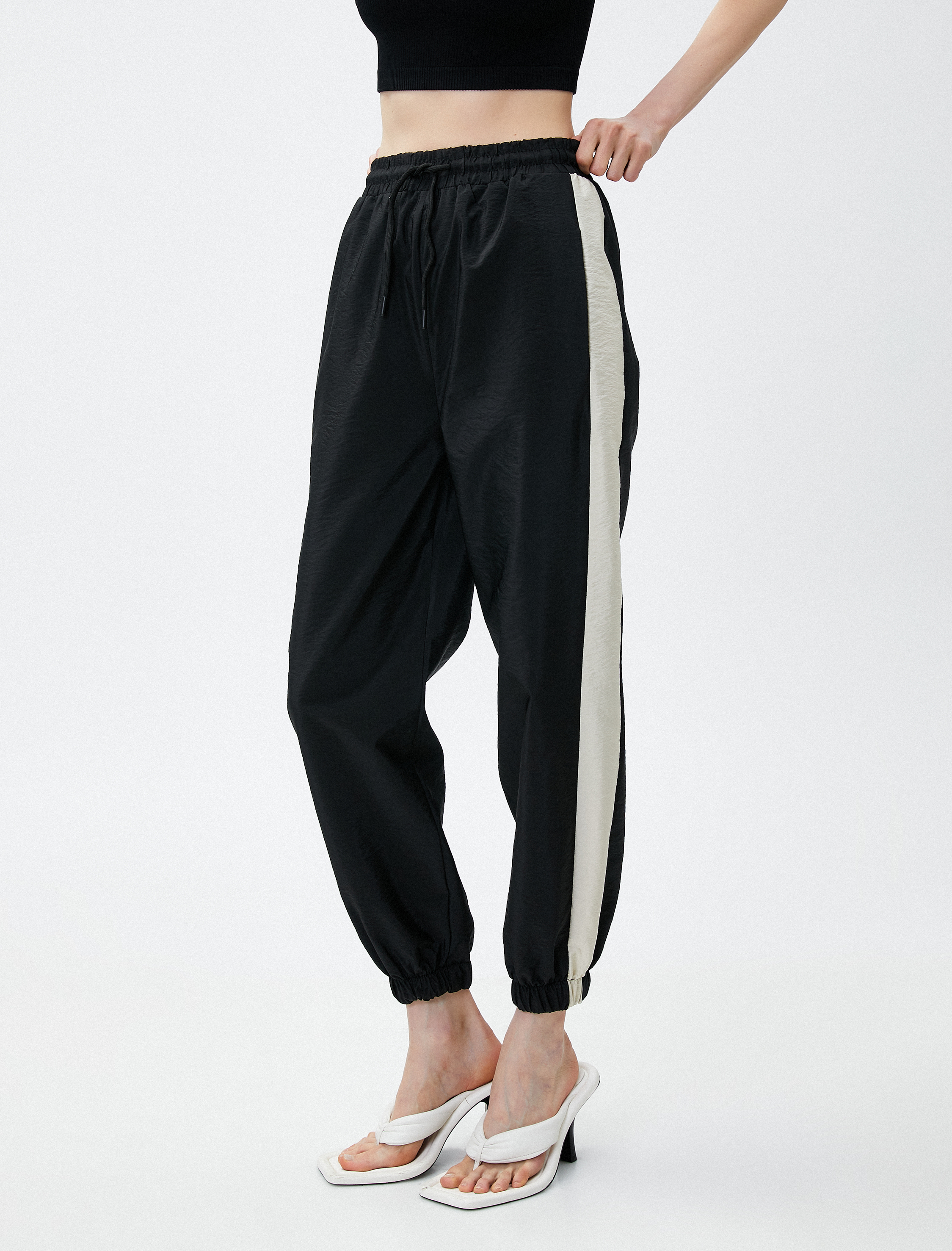   Jogger Paraşüt Pantolon Yanı Çizgili