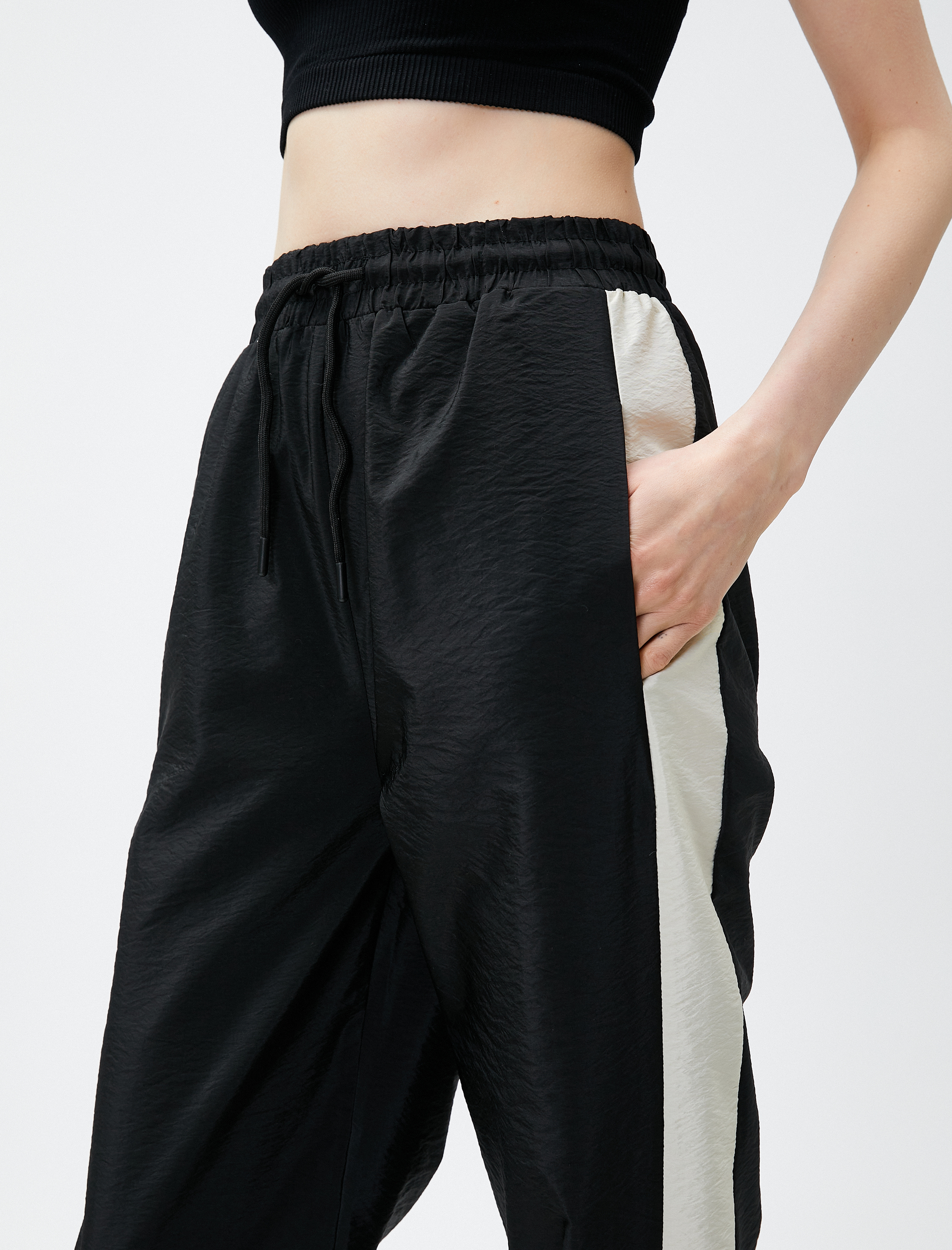   Jogger Paraşüt Pantolon Yanı Çizgili