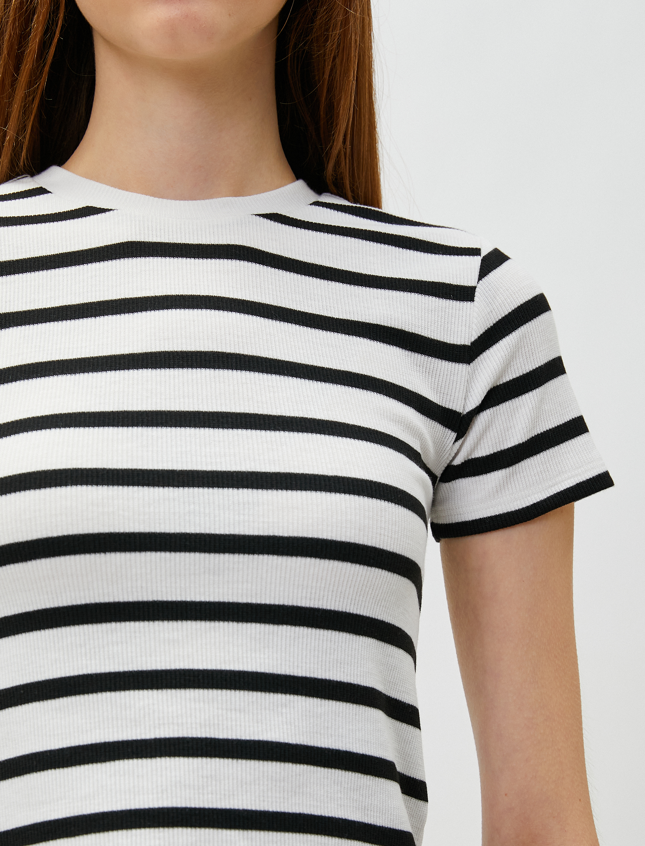   Crop Tişört Bisiklet Yaka Kısa Kollu Viskon Karışımlı