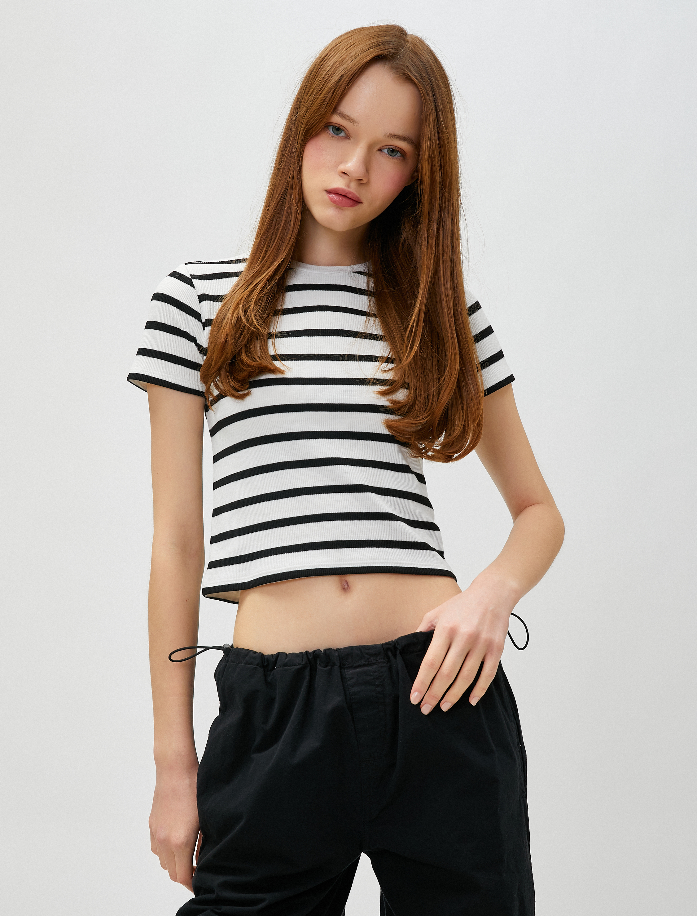   Crop Tişört Bisiklet Yaka Kısa Kollu Viskon Karışımlı