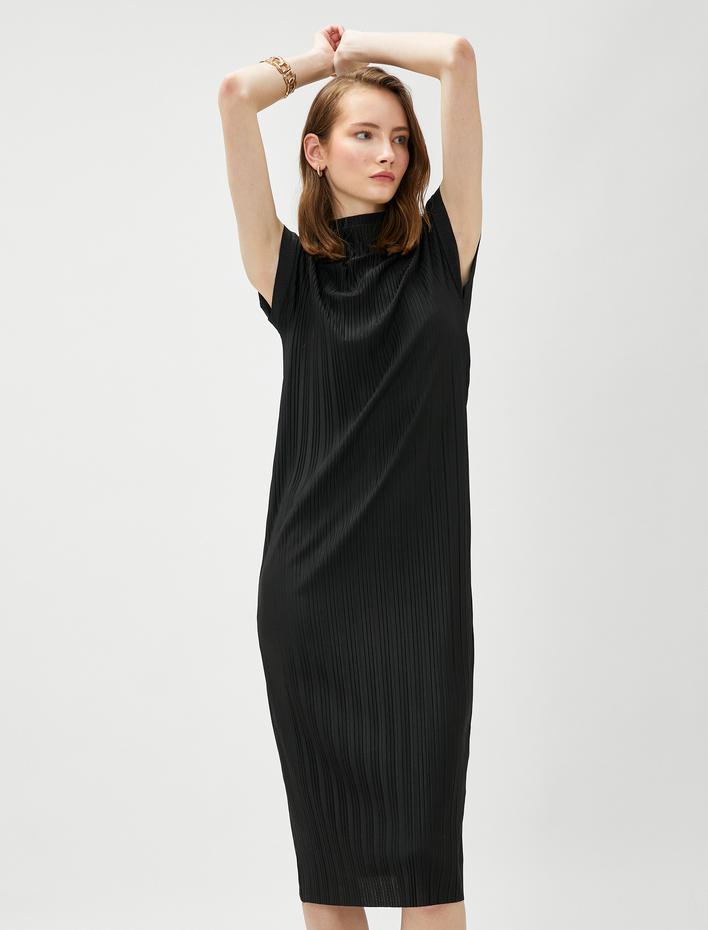  Dik Yaka Kısa Elbise Kolsuz