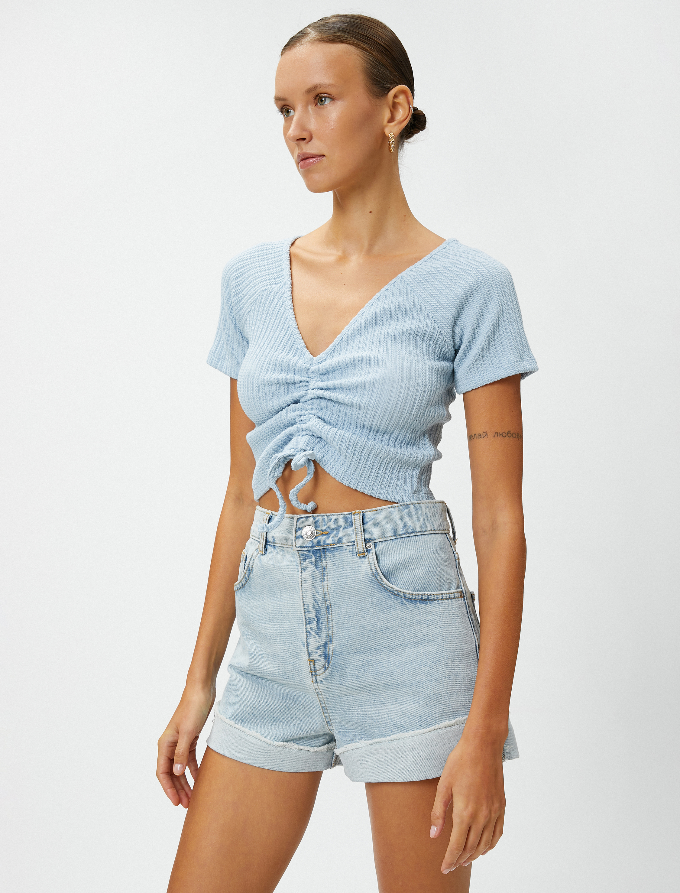   Crop Tişört Büzgülü V Yaka