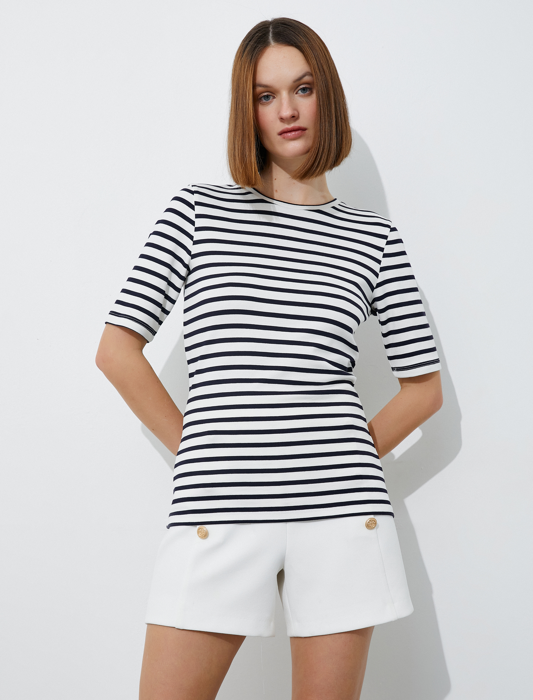   Kısa Kollu Bisiklet Yaka Tişört