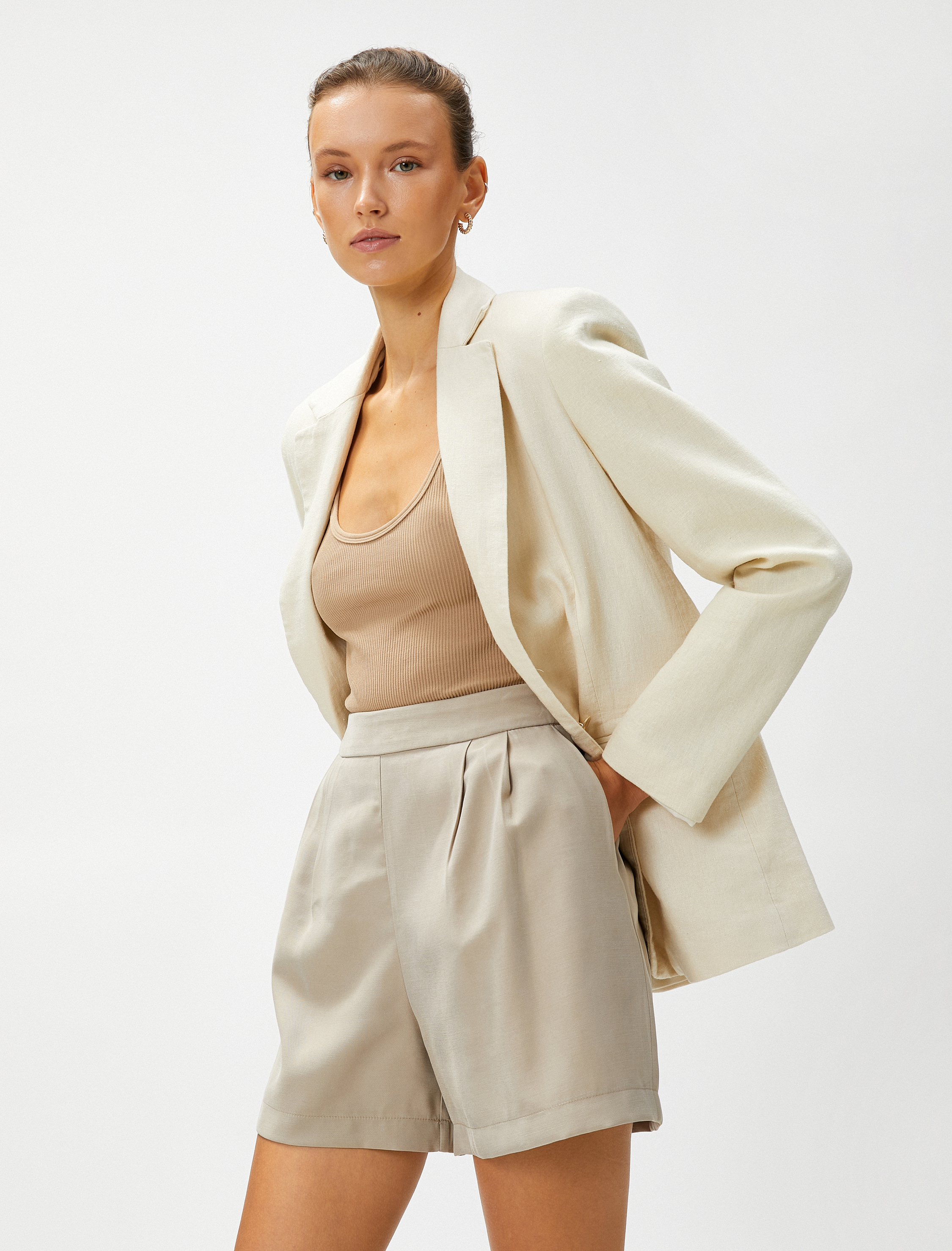   İpeksi Dokulu Mini Şort Bol Paça