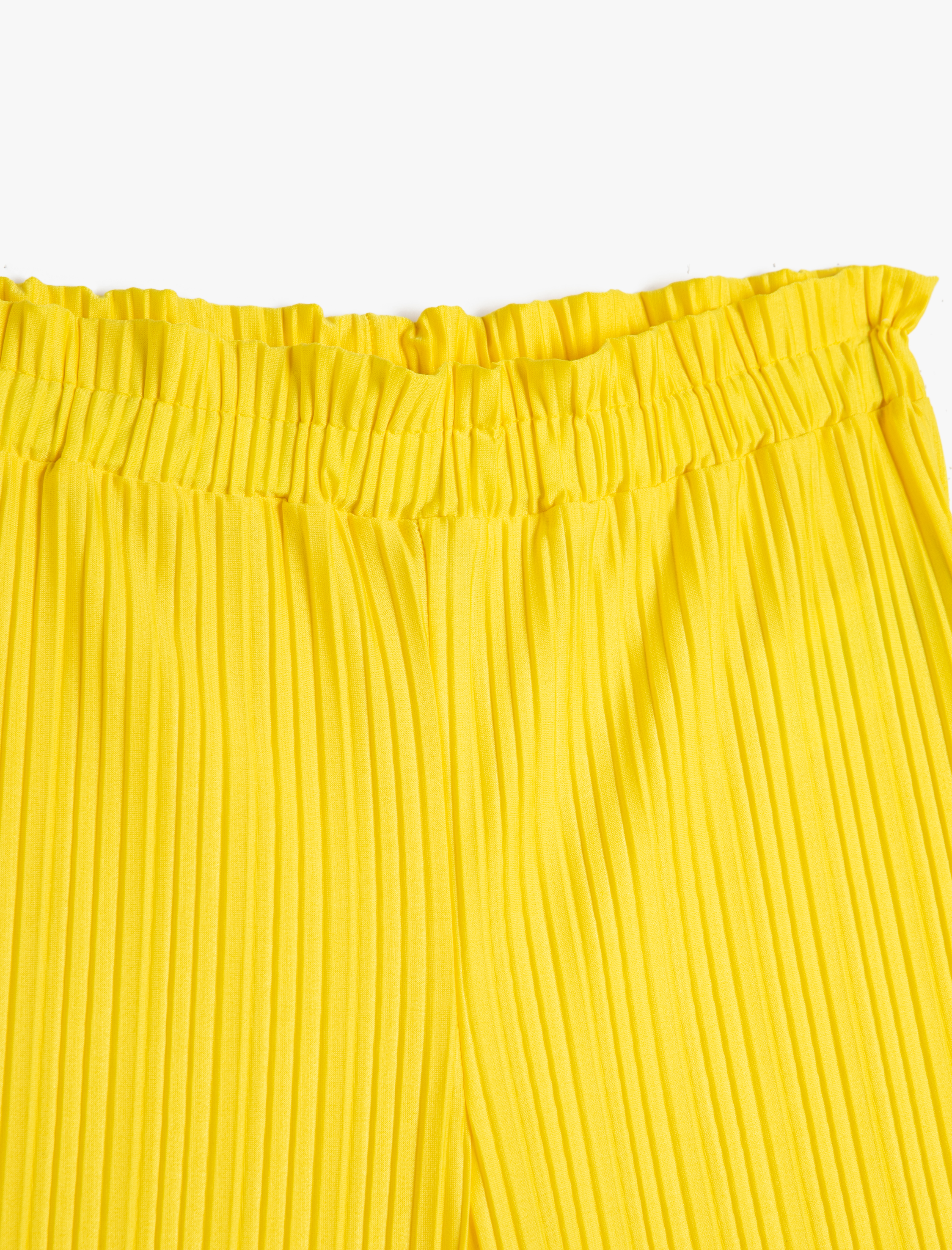 Kız Çocuk Şort Pileli Beli Lastikli Rahat Kesim