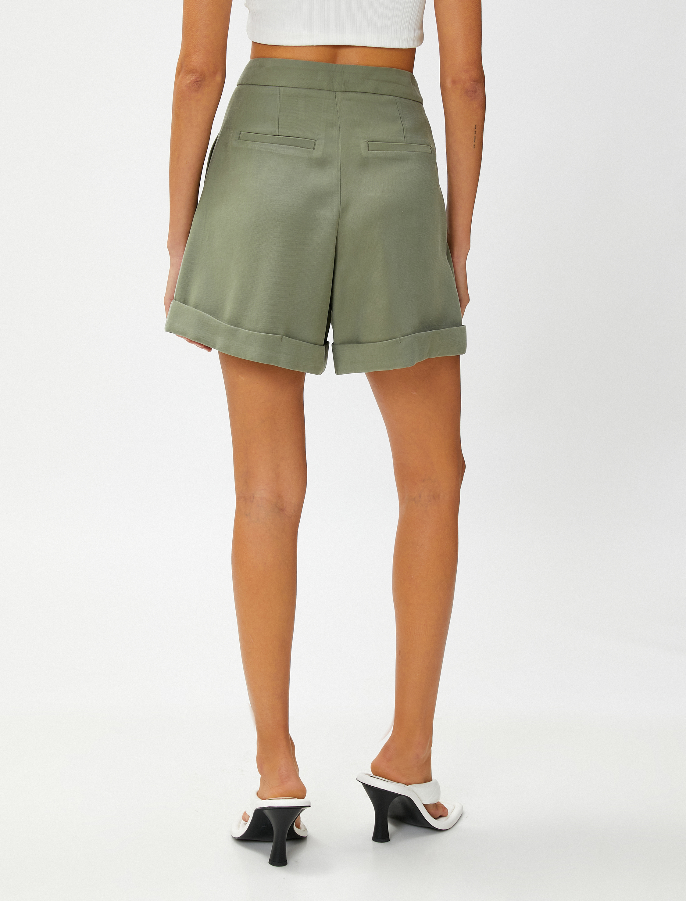   İpeksi Dokulu Şort Katlama Detaylı