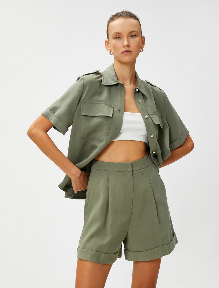  İpeksi Dokulu Şort Katlama Detaylı