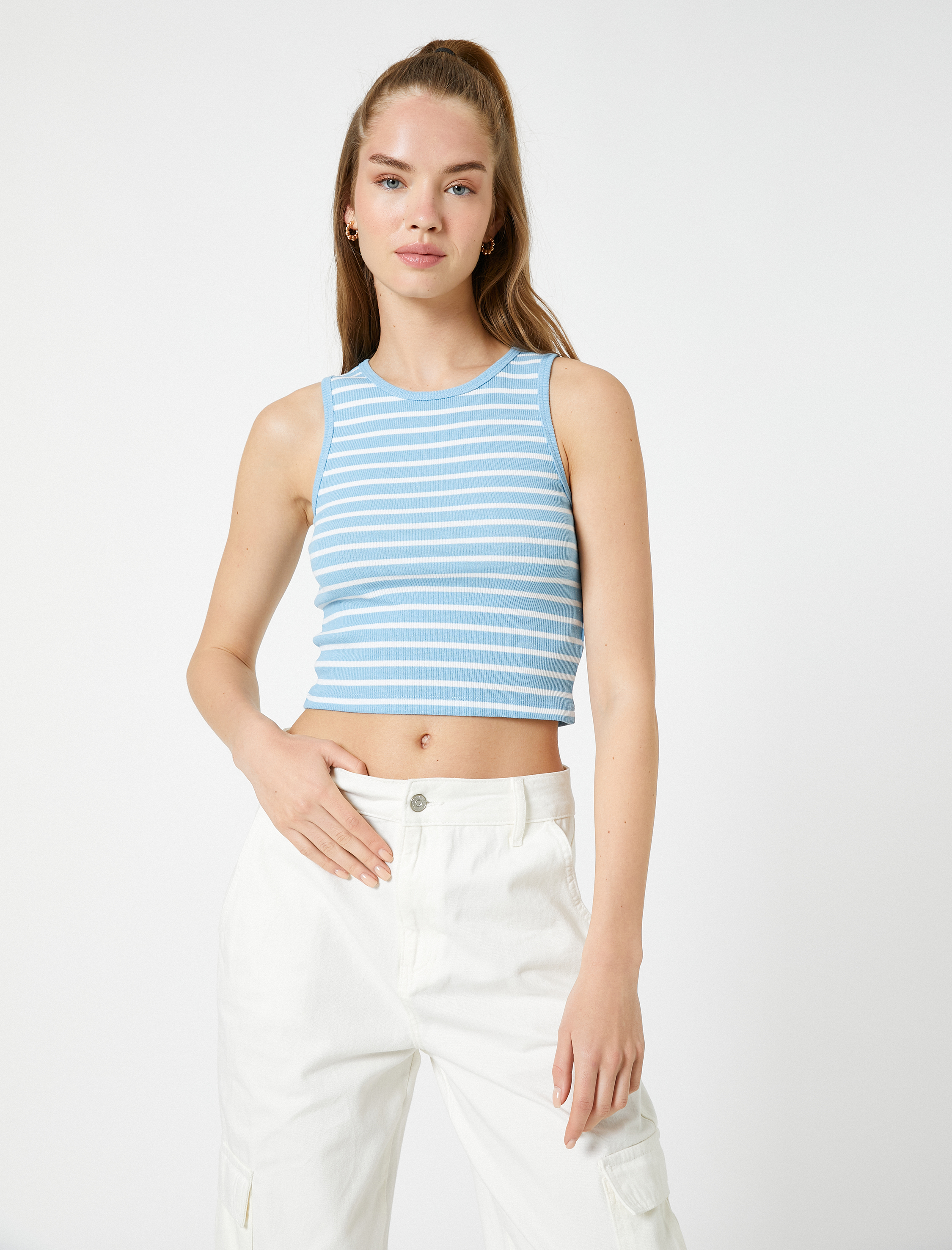   Crop Fitilli Atlet Halter Yaka Biye Detaylı