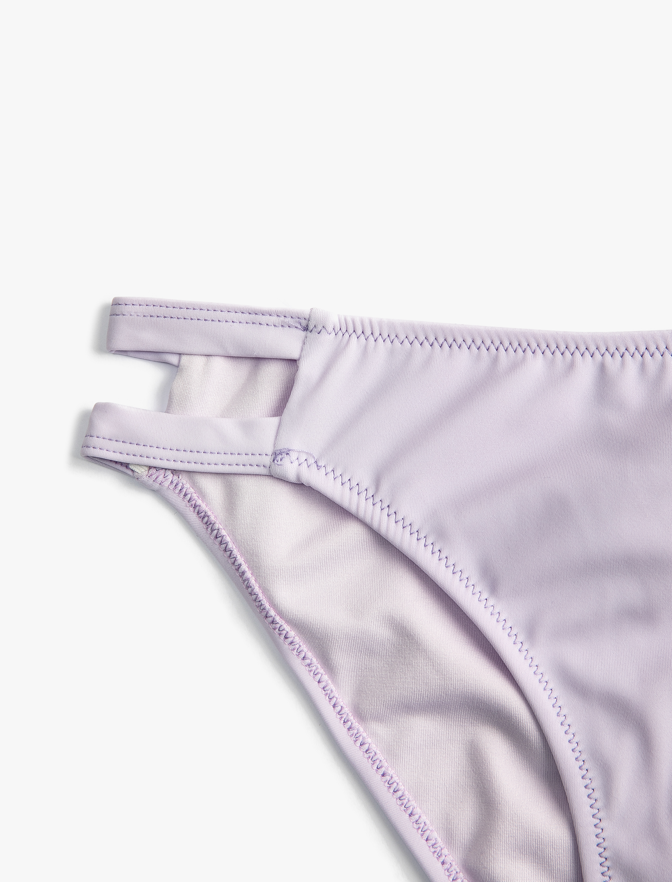   Bikini Altı Normal Bel Pencere Detaylı İpli