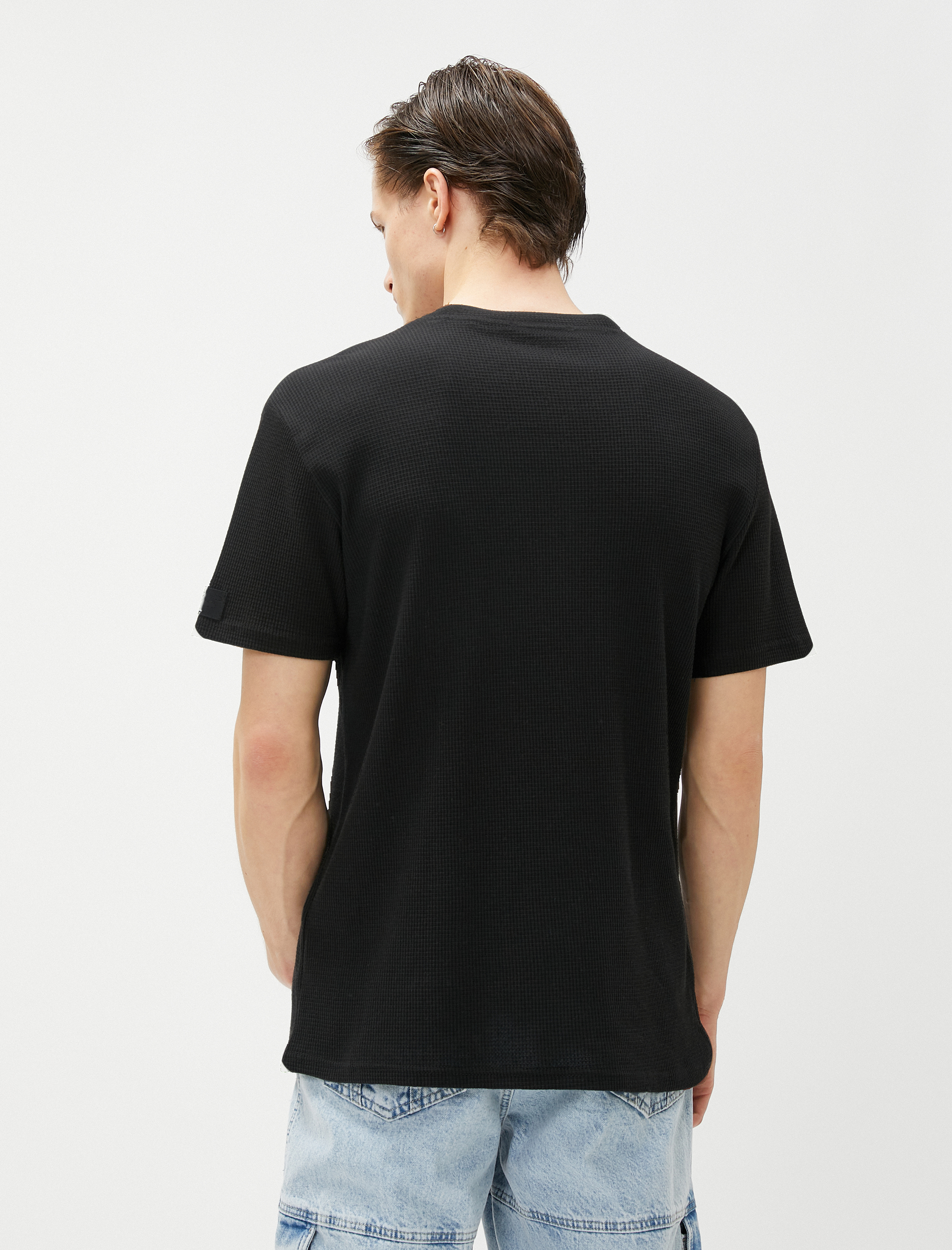   Basic Dokulu Tişört Bisiklet Yaka Kısa Kollu