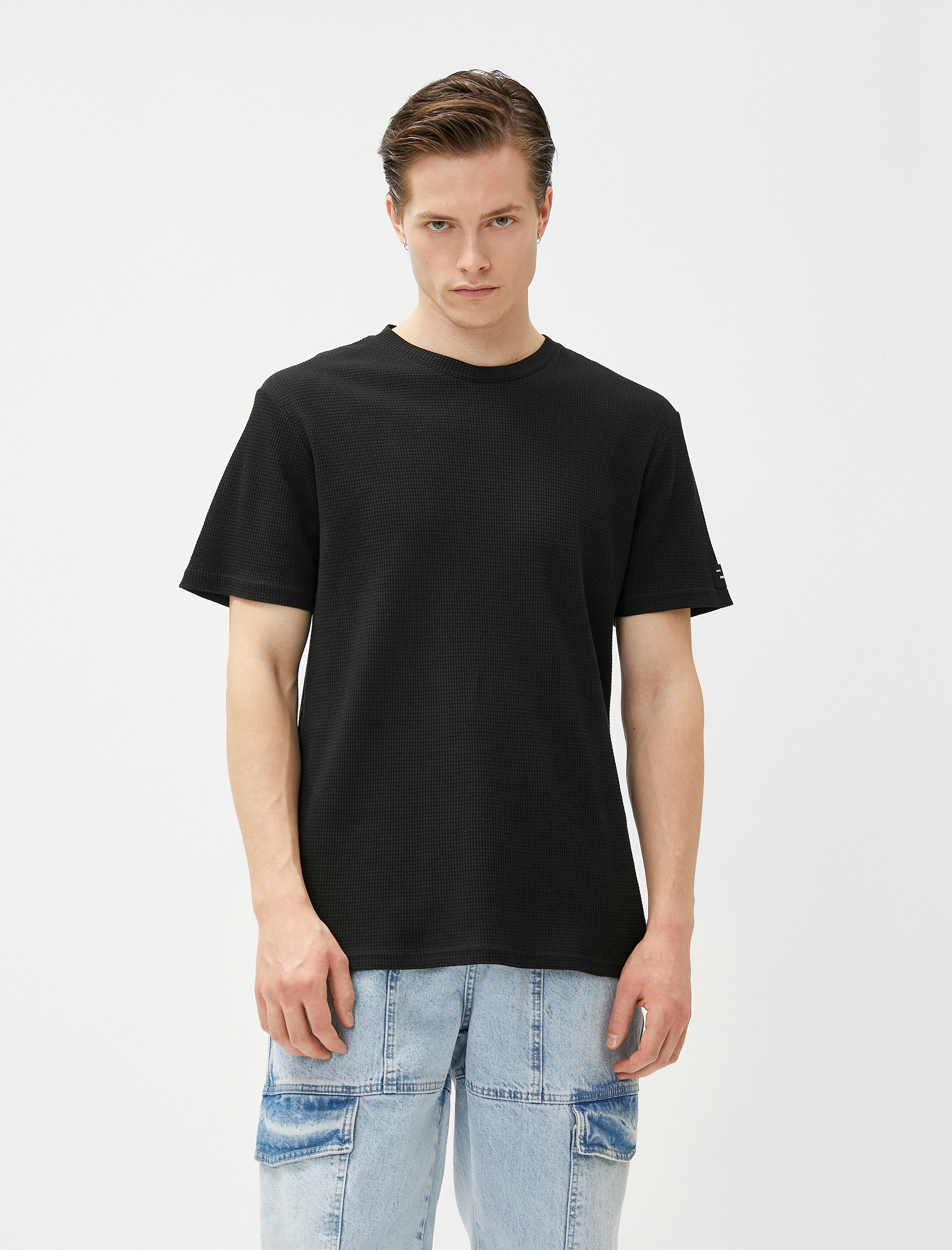   Basic Dokulu Tişört Bisiklet Yaka Kısa Kollu