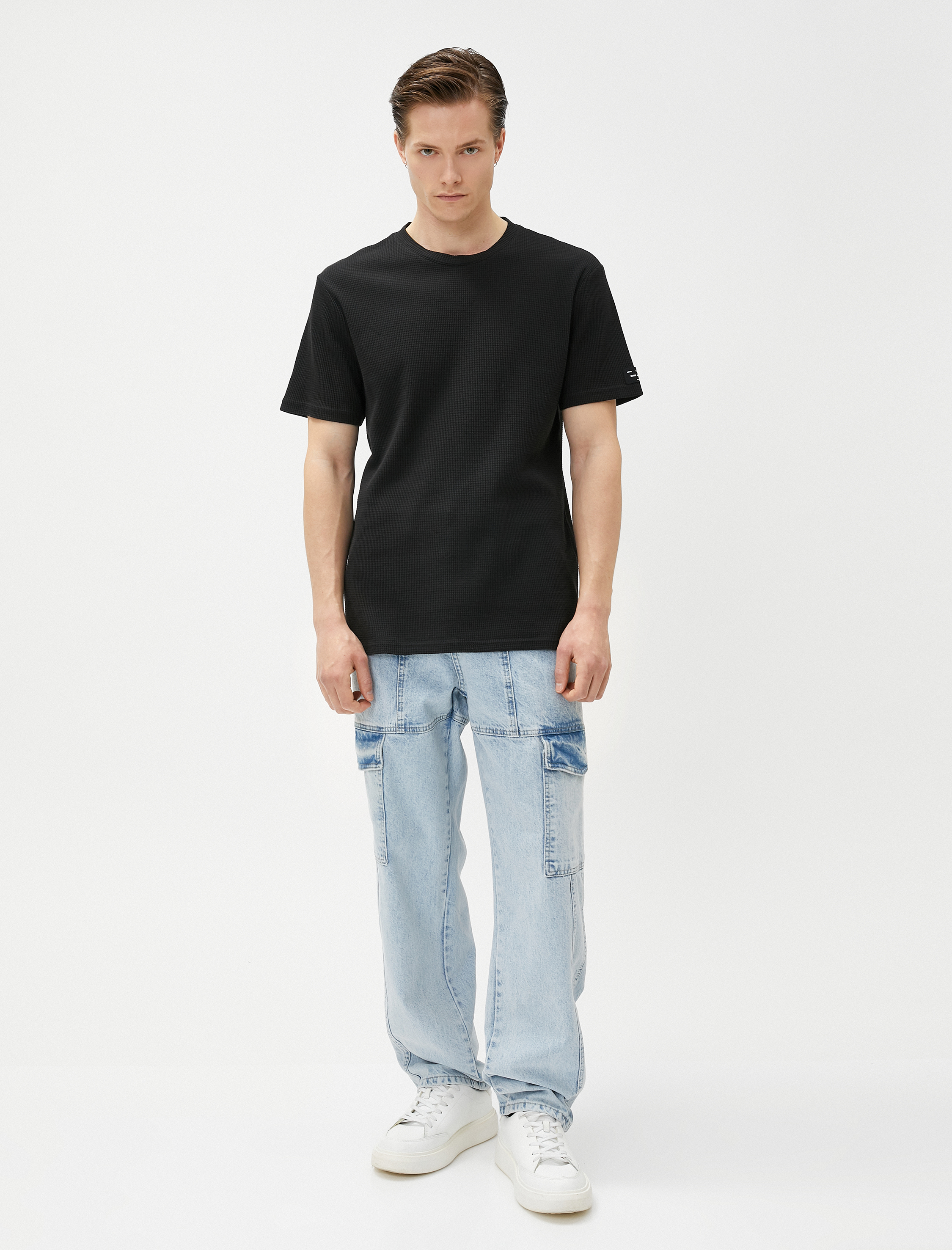   Basic Dokulu Tişört Bisiklet Yaka Kısa Kollu