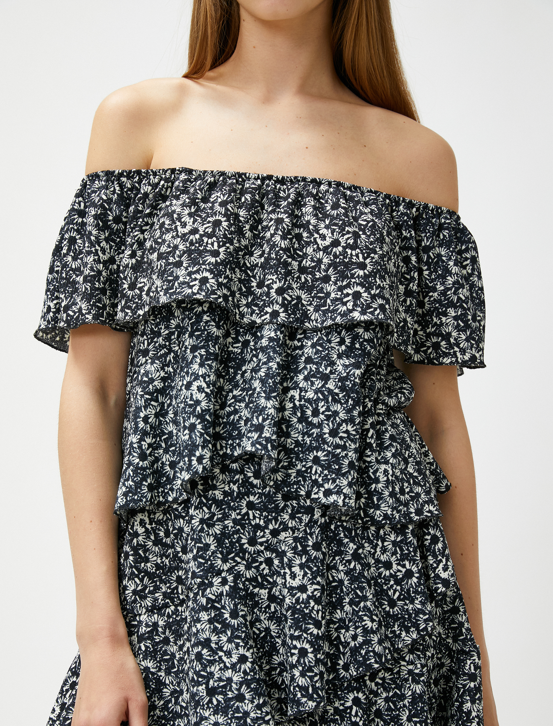   Çiçekli Mini Tulum Omzu Açık Volanlı Fırfırlı Bürümcük