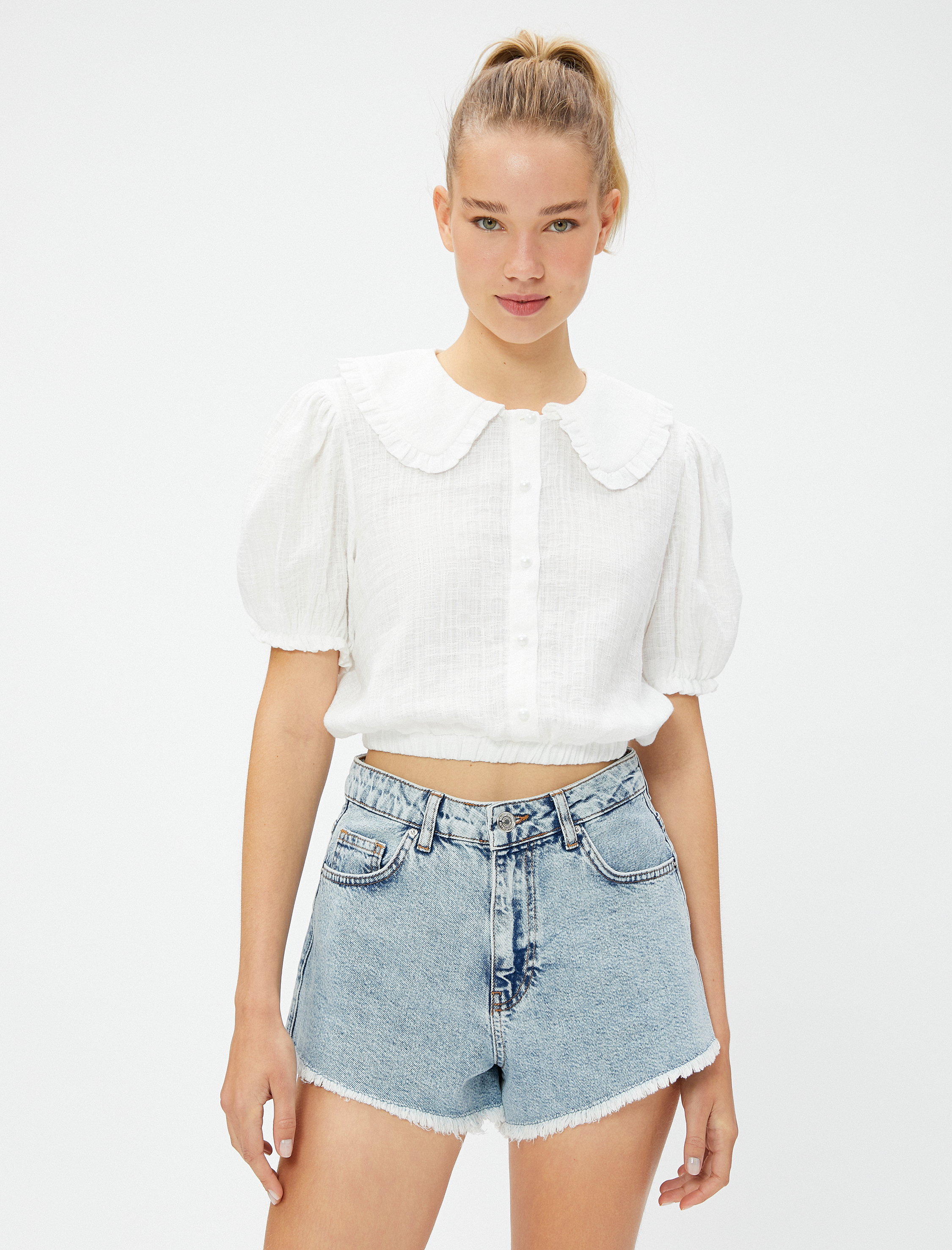   Crop Bluz Bebe Yaka Balon Kollu Düğmeli Viskon