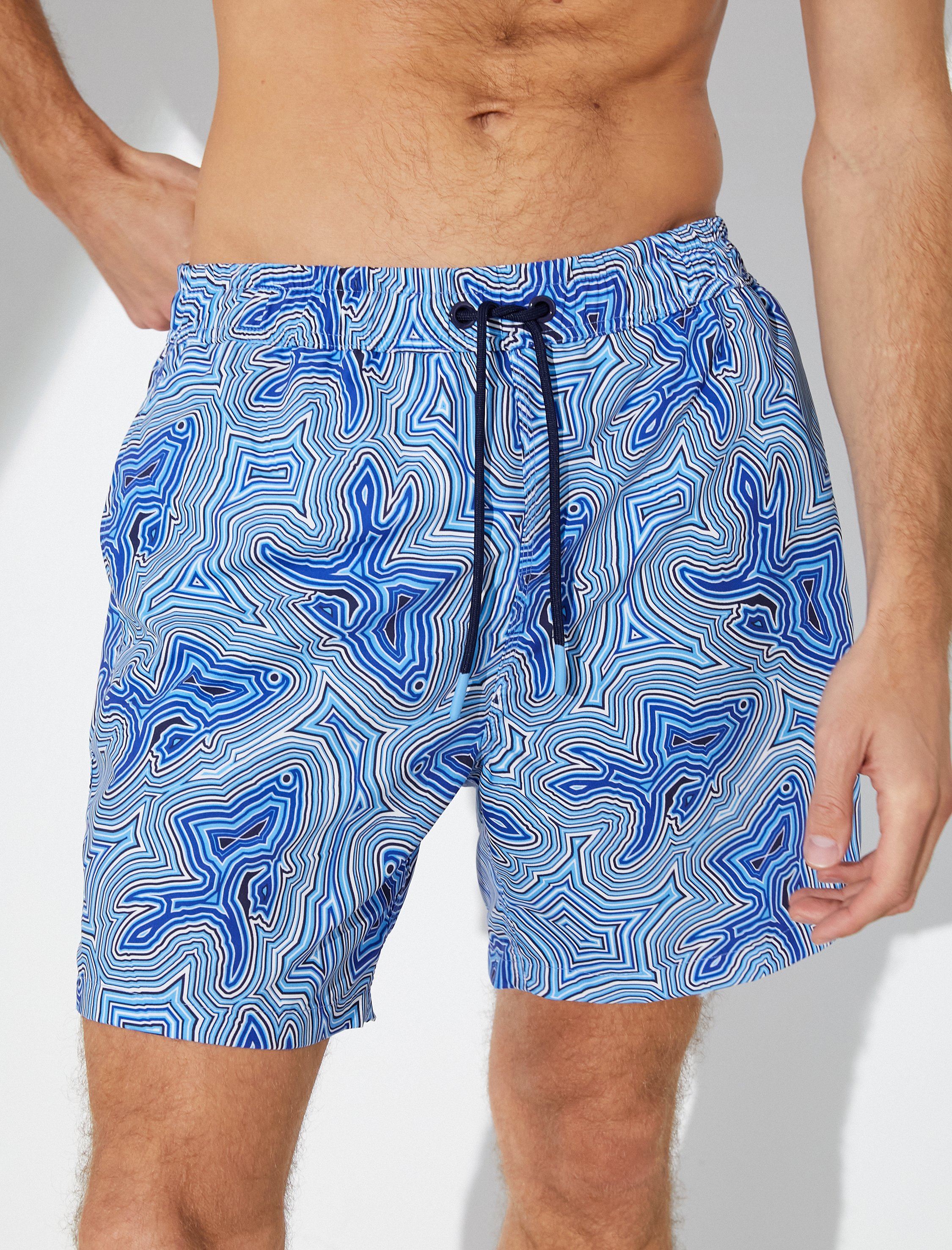 Deniz Şortu Soyut Baskılı Çok Renkli Beli Bağcıklı Cepli