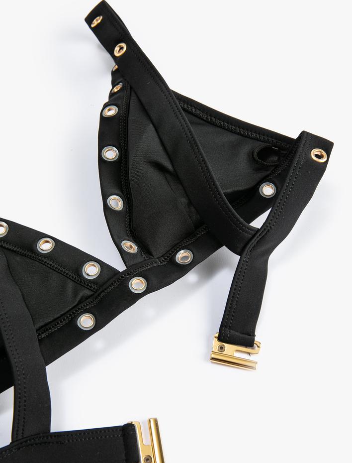  Üçgen Bikini Üstü Askılı Kuşgözü Detaylı