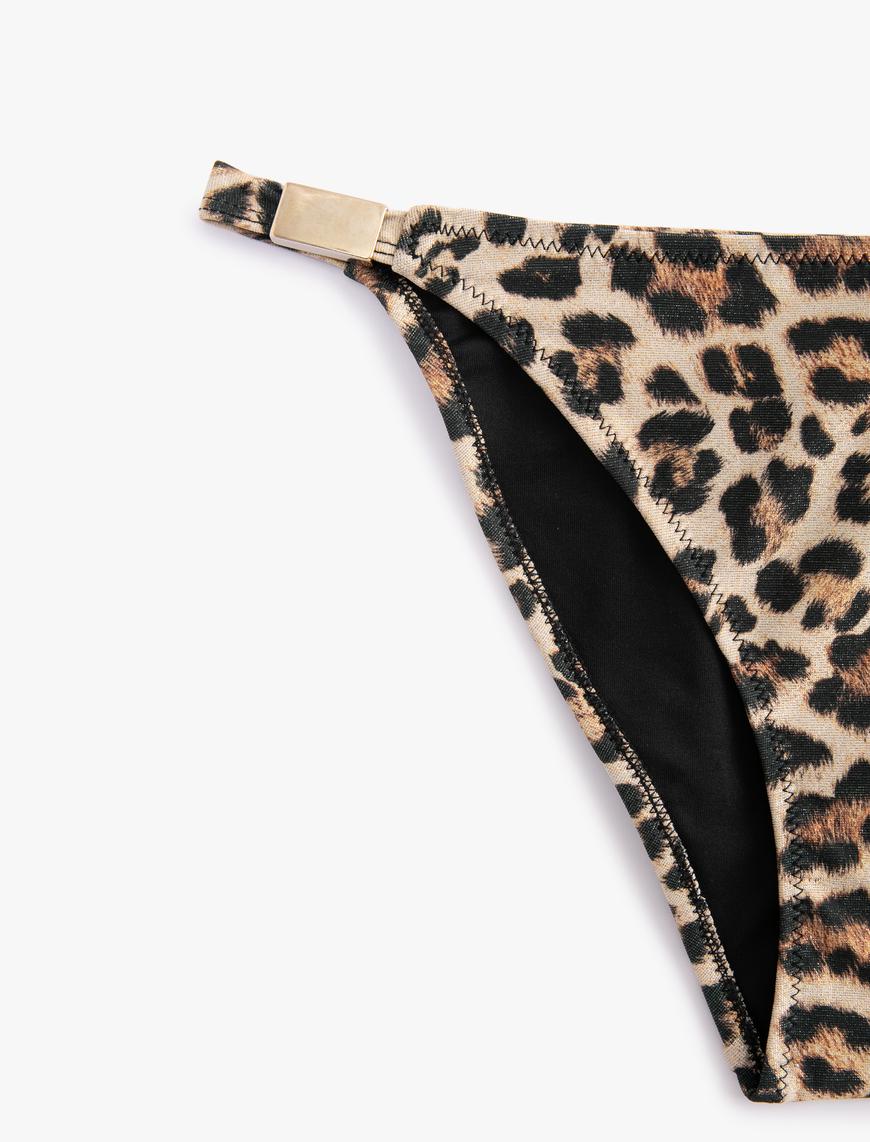   Leopar Desenli Bikini Altı Metal Aksesuarlı