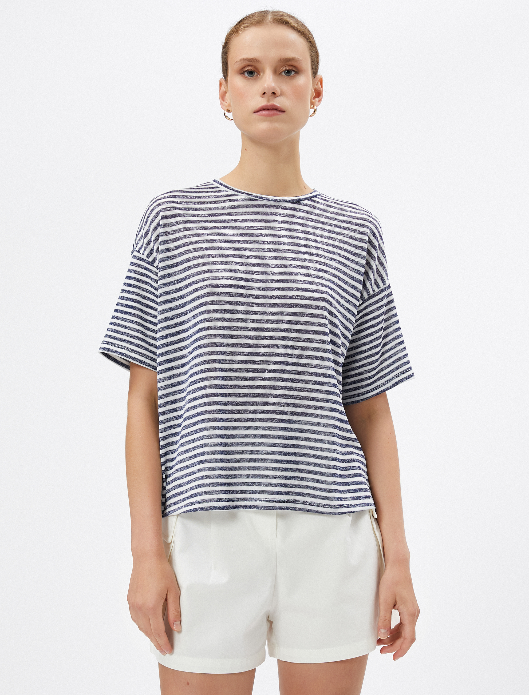   Kısa Kollu Bluz Bisiklet Yaka Düşük Omuzlu