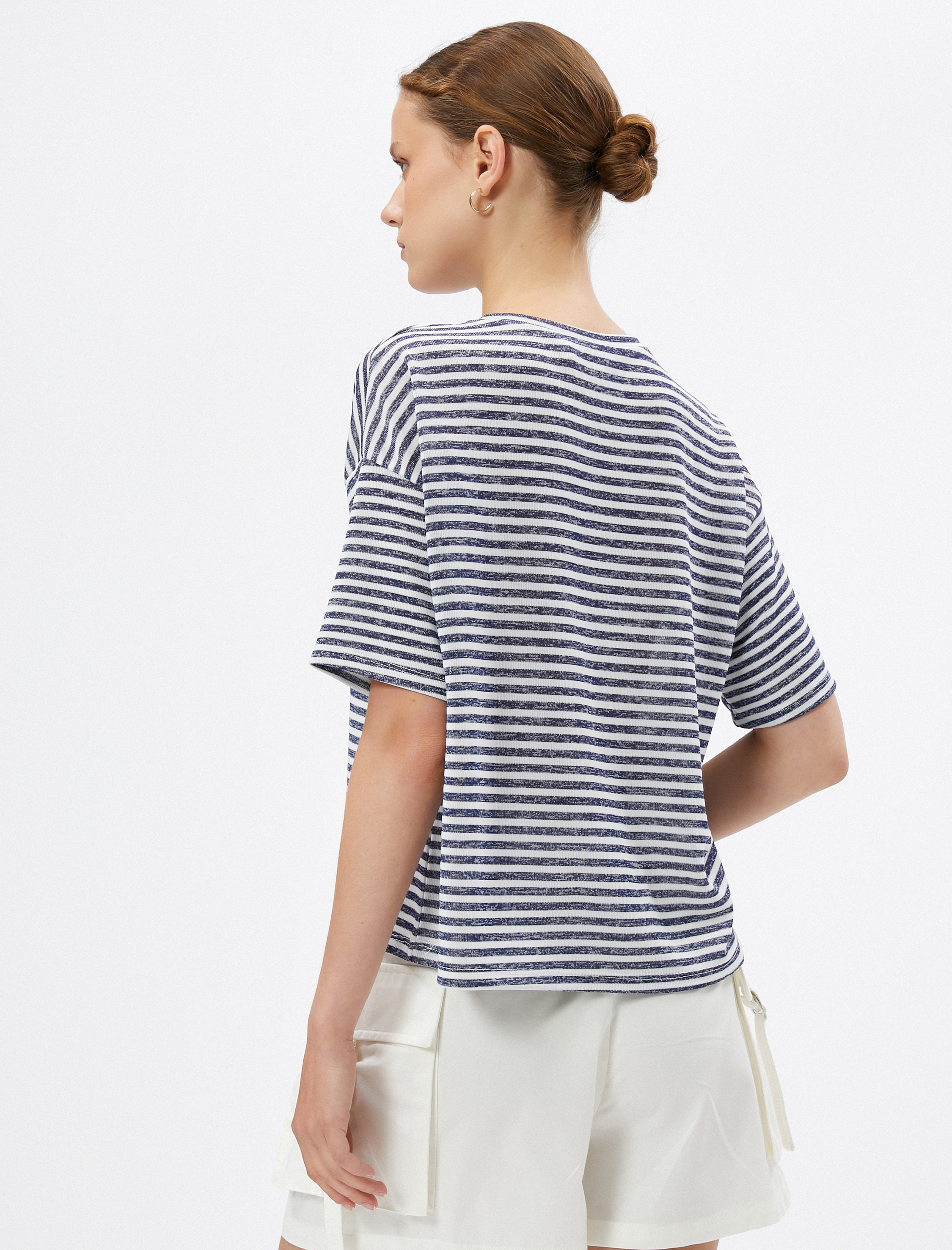   Kısa Kollu Bluz Bisiklet Yaka Düşük Omuzlu