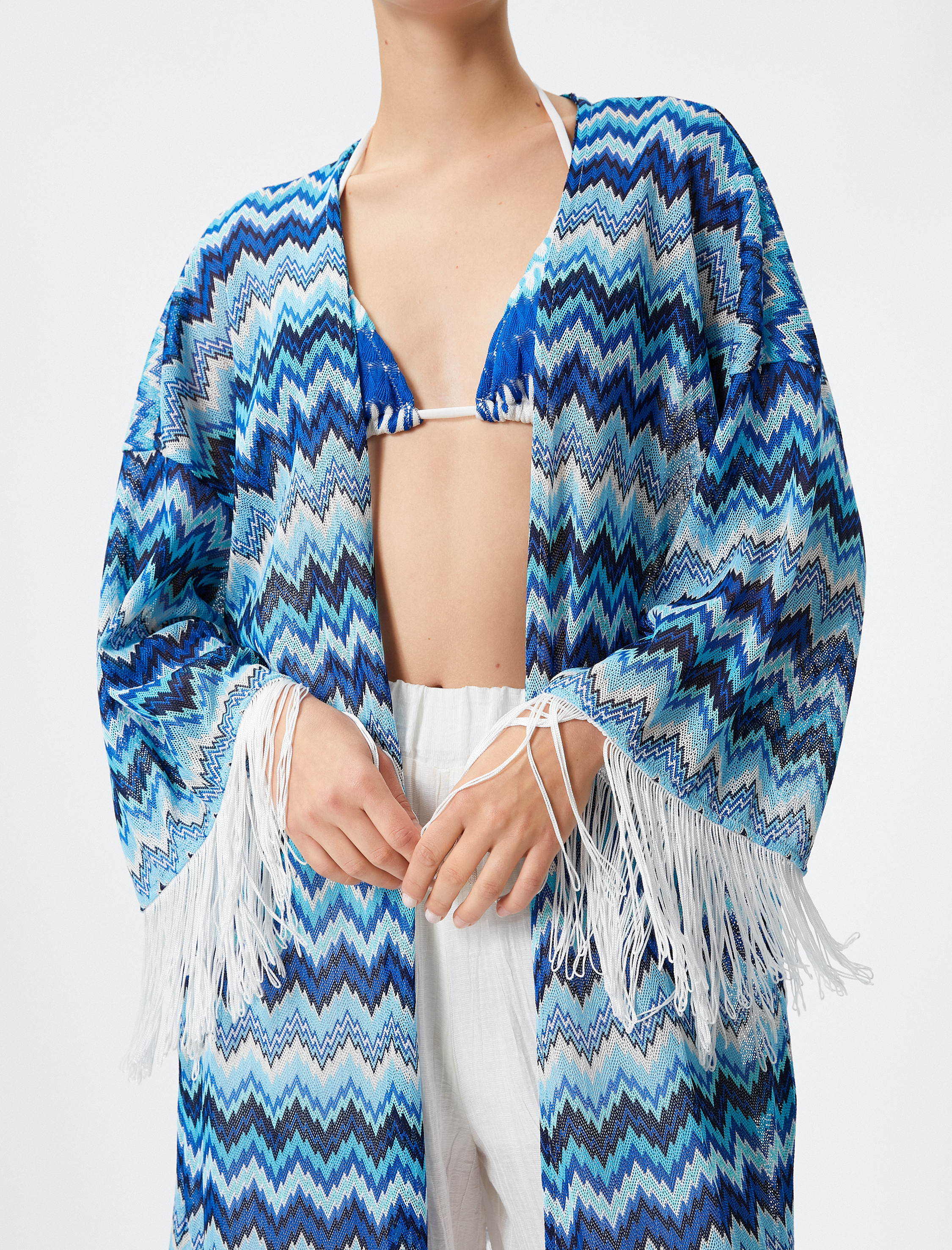   Kimono Kolları ve Eteği Püsküllü Rahat Kesim