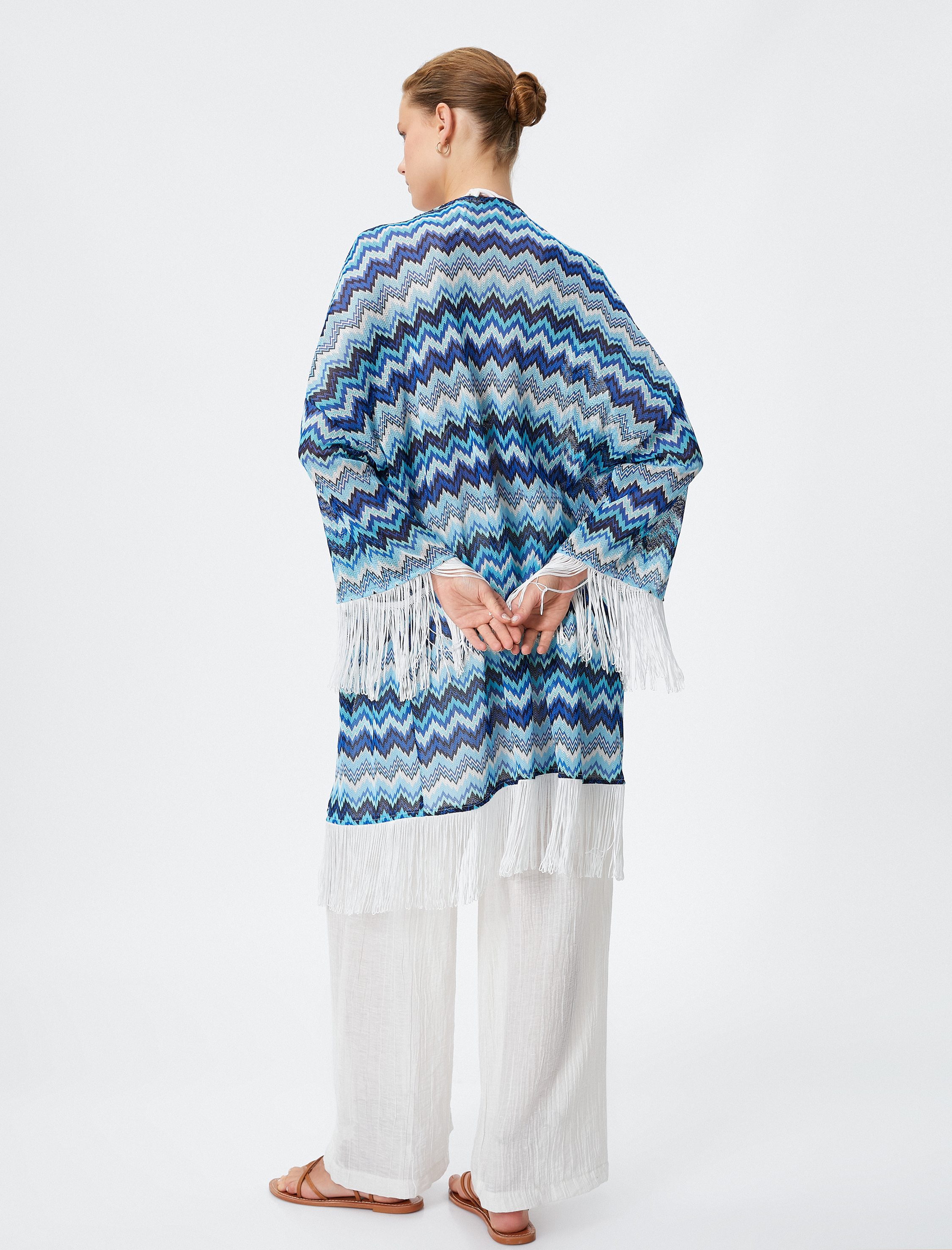   Kimono Kolları ve Eteği Püsküllü Rahat Kesim