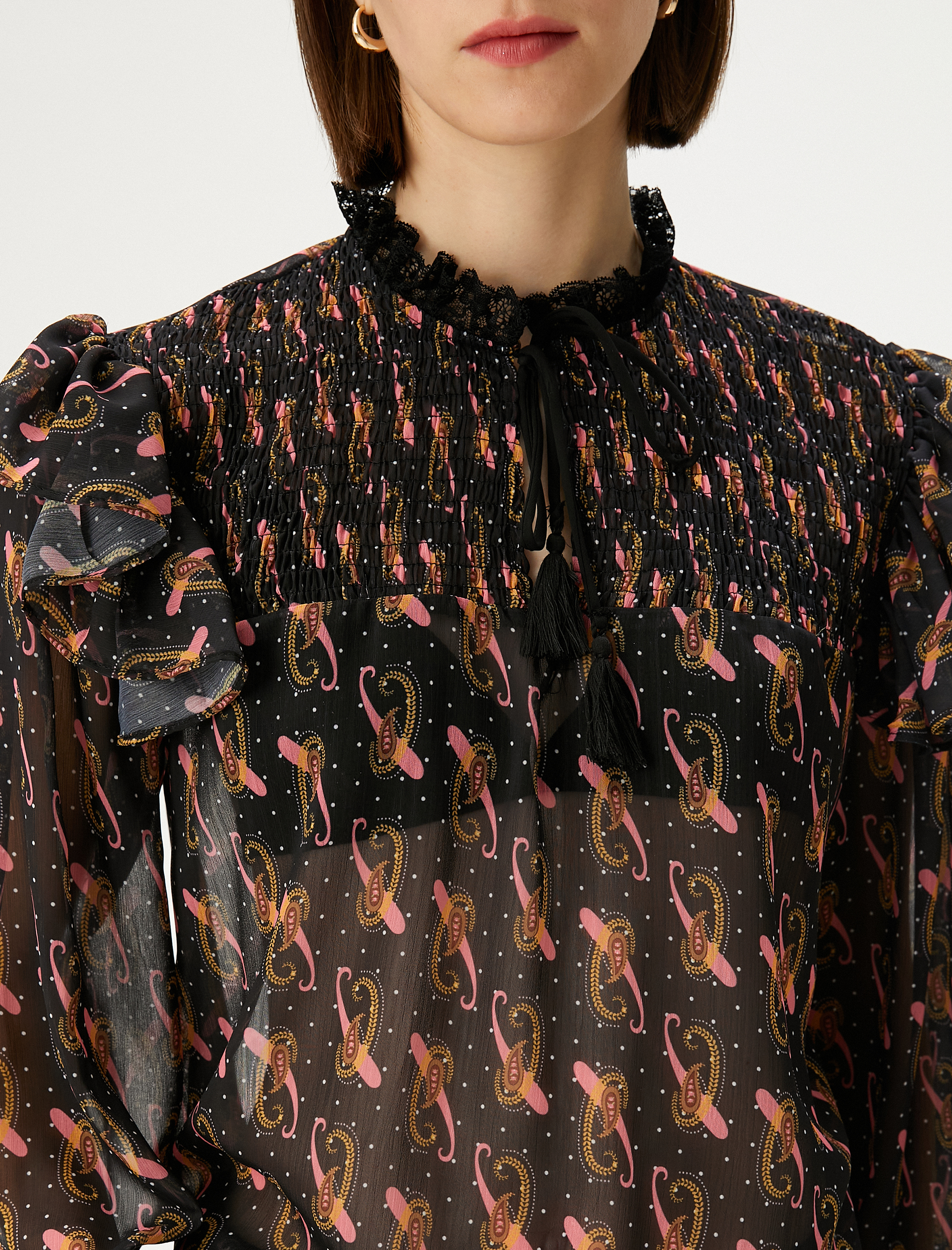 Şifon Bluz Balon Kollu Fırfırlı Gipeli Püsküllü