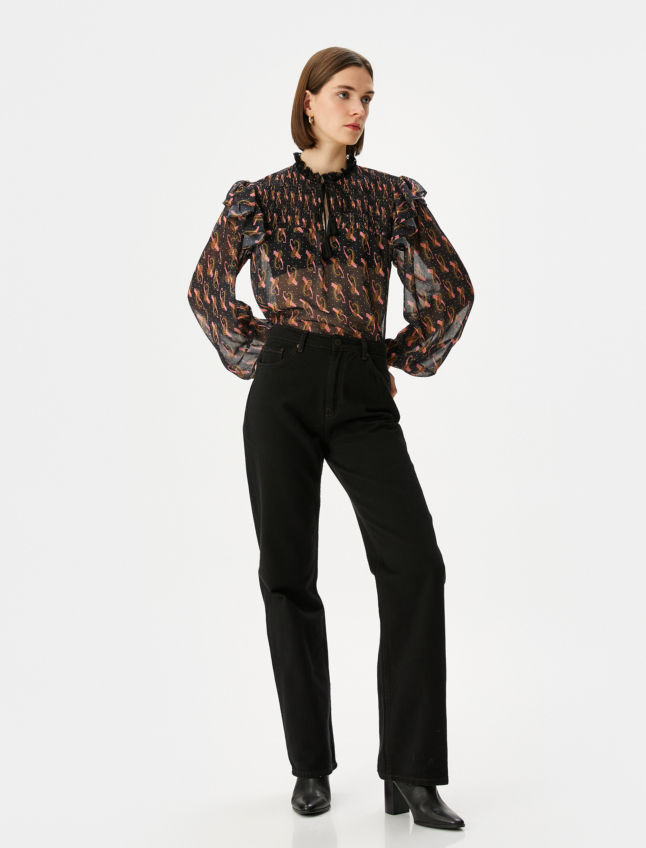 Şifon Bluz Balon Kollu Fırfırlı Gipeli Püsküllü