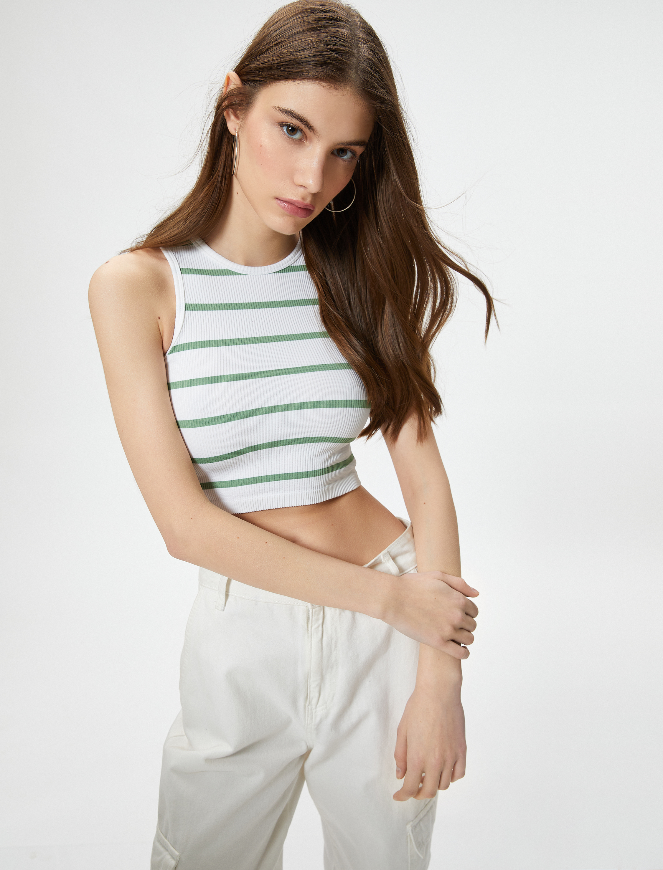   Crop Atlet Bisiklet Yaka Kolsuz Slim Fit Ribanalı