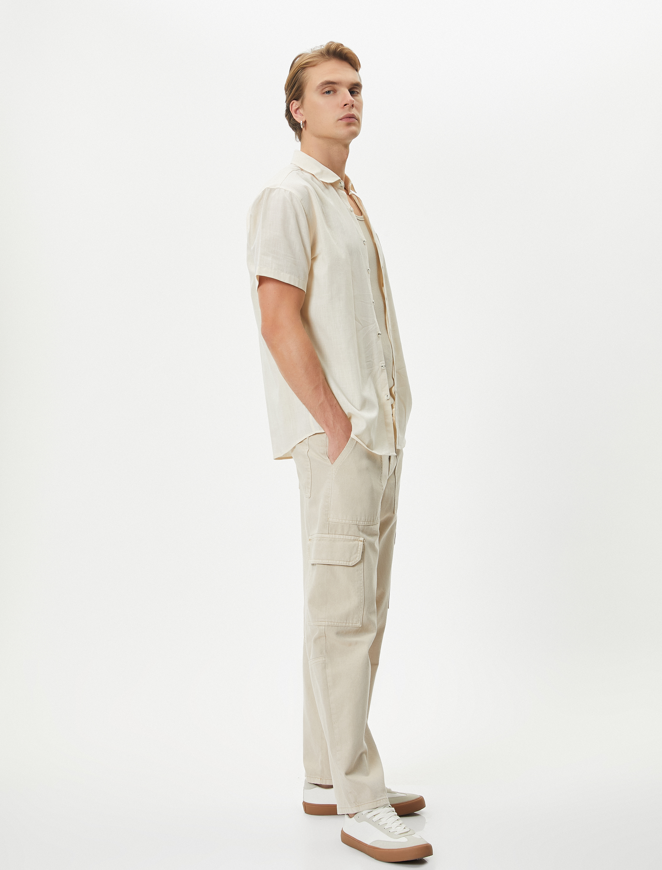   Kısa Kollu Gömlek Slim Fit Klasik Yaka Düğmeli Cep Detaylı