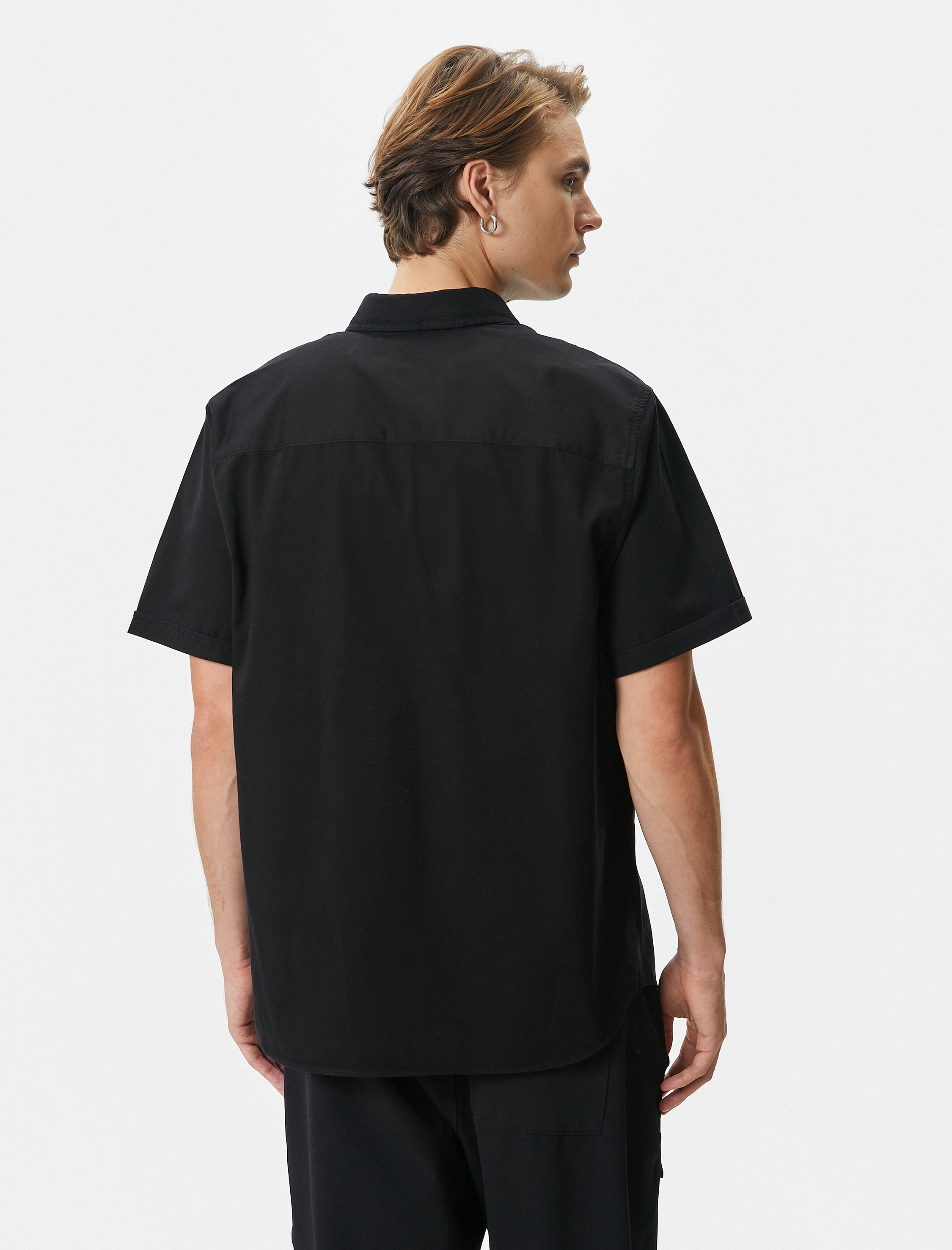   Yazlık Gömlek Klasik Yaka Düğmeli Kıvırmalı Kol Detaylı Regular Fit