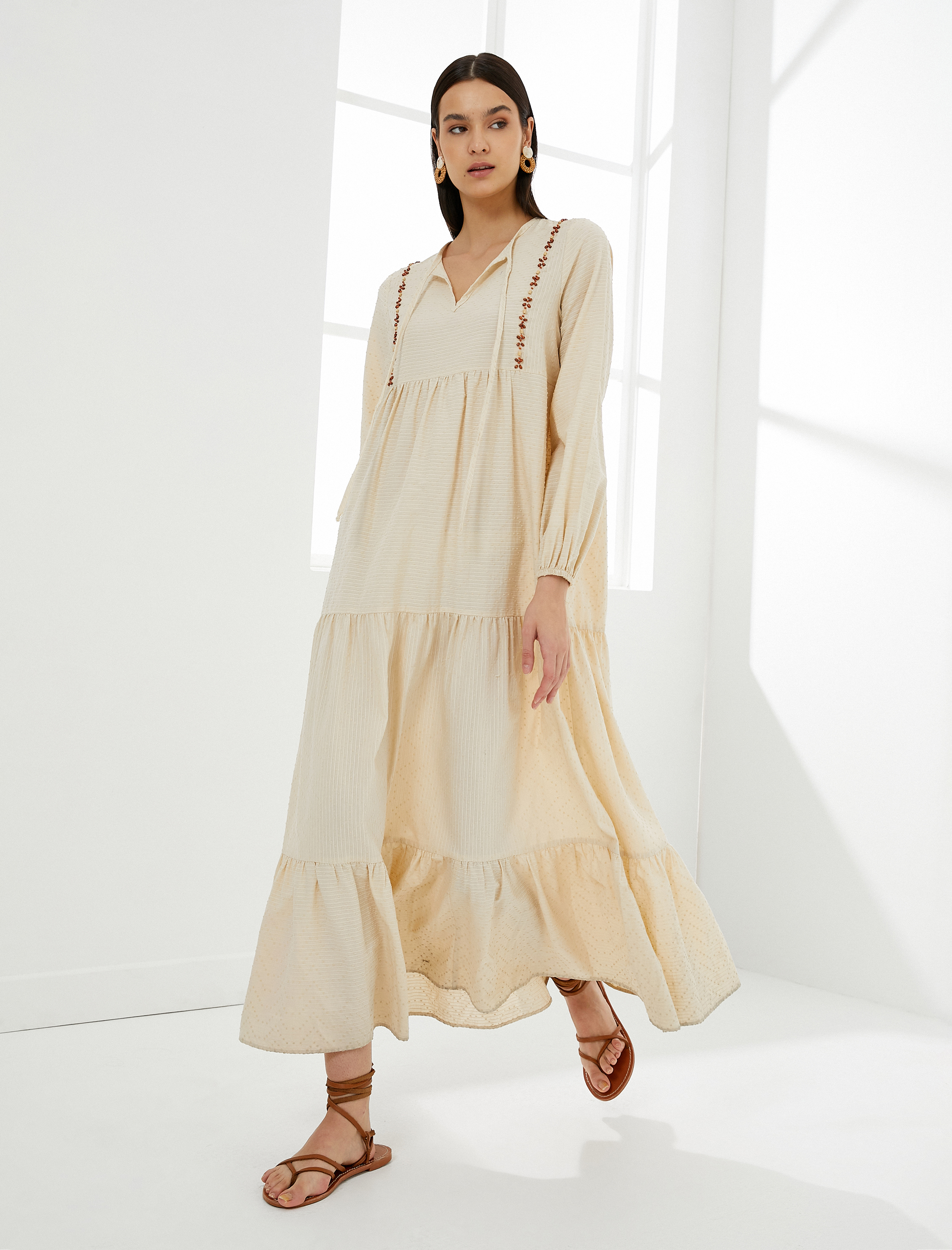   Uzun Elbise Balon Kol Volanlı Bağlamalı Yaka Çiçekli