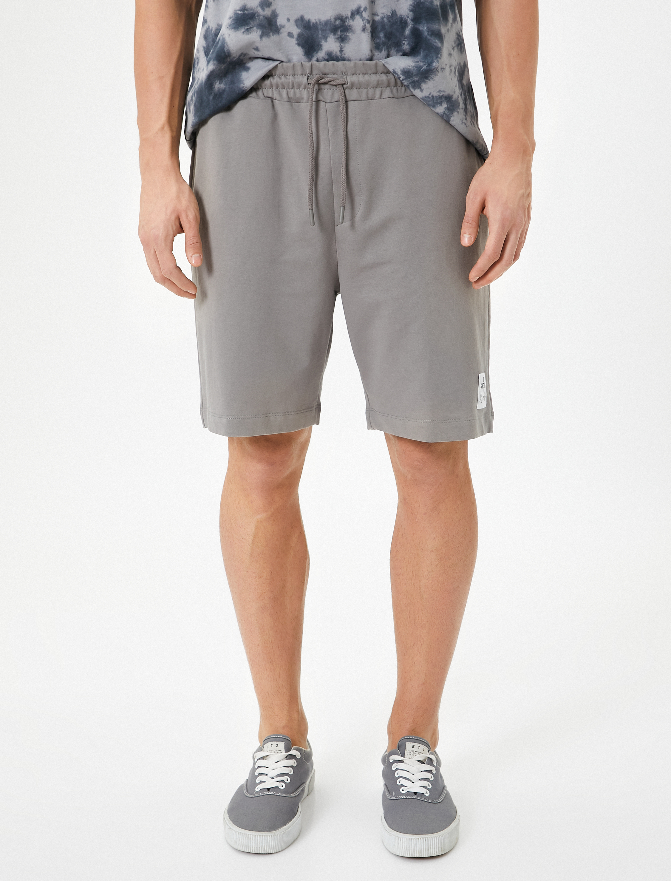   Bermuda Şort Beli Bağcıklı Etiket Baskılı Cepli