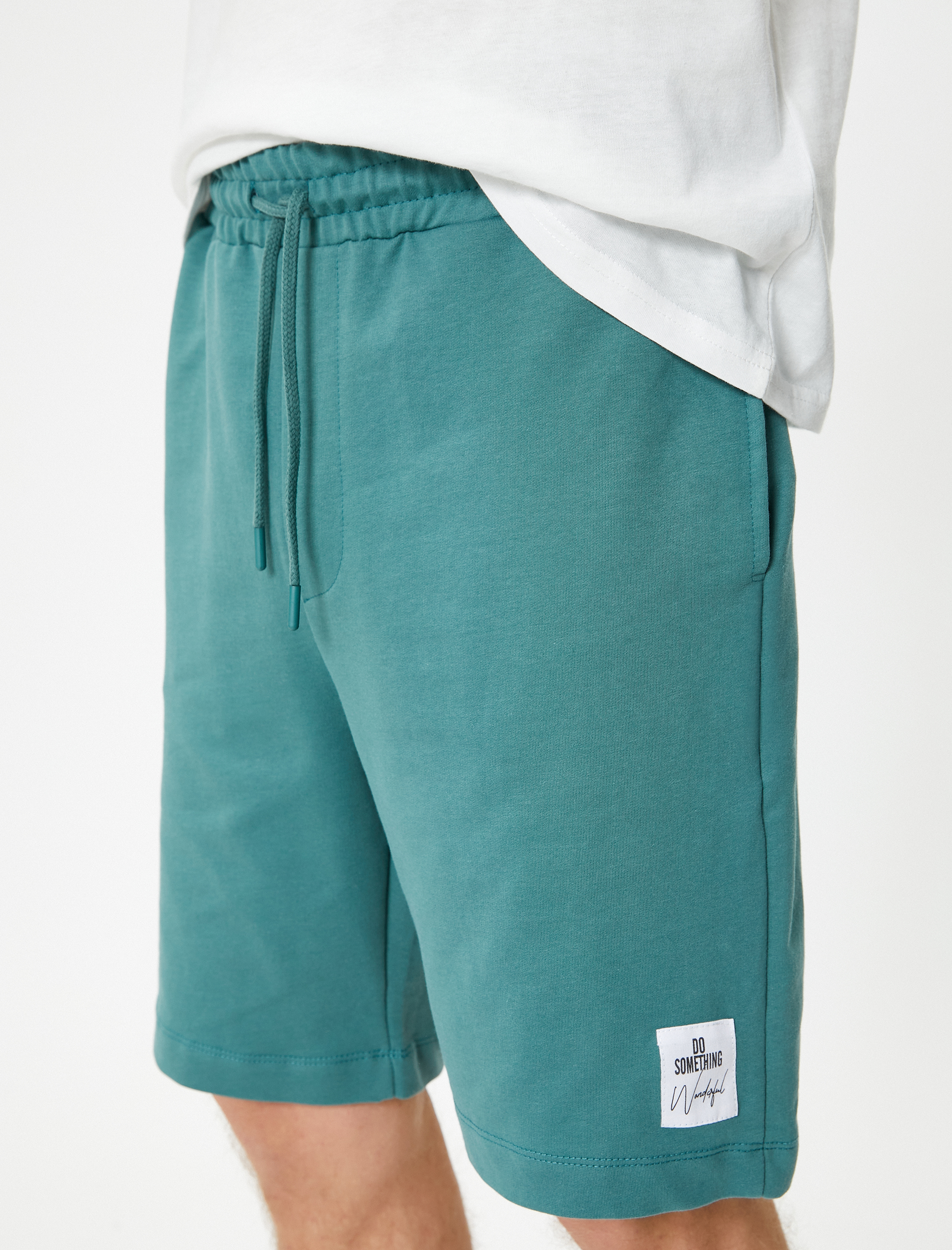   Bermuda Şort Beli Bağcıklı Etiket Baskılı Cepli