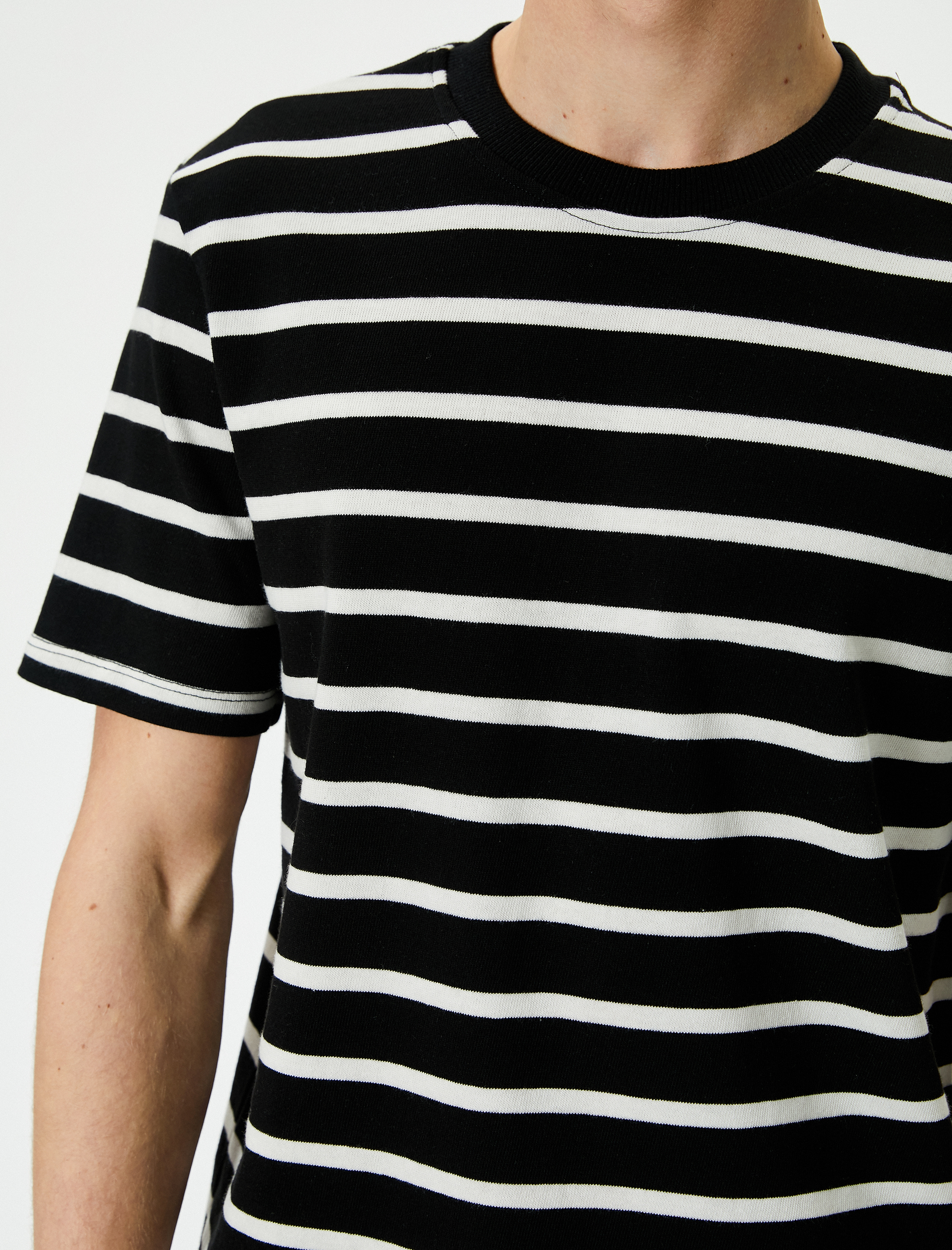   Basic Tişört Bisiklet Yaka Kısa Kollu Pamuklu