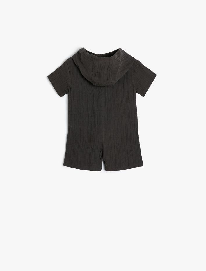 Erkek Bebek Kapşonlu Kısa Tulum Müslin Kumaş Bisiklet Yaka Kısa Kollu Pamuklu