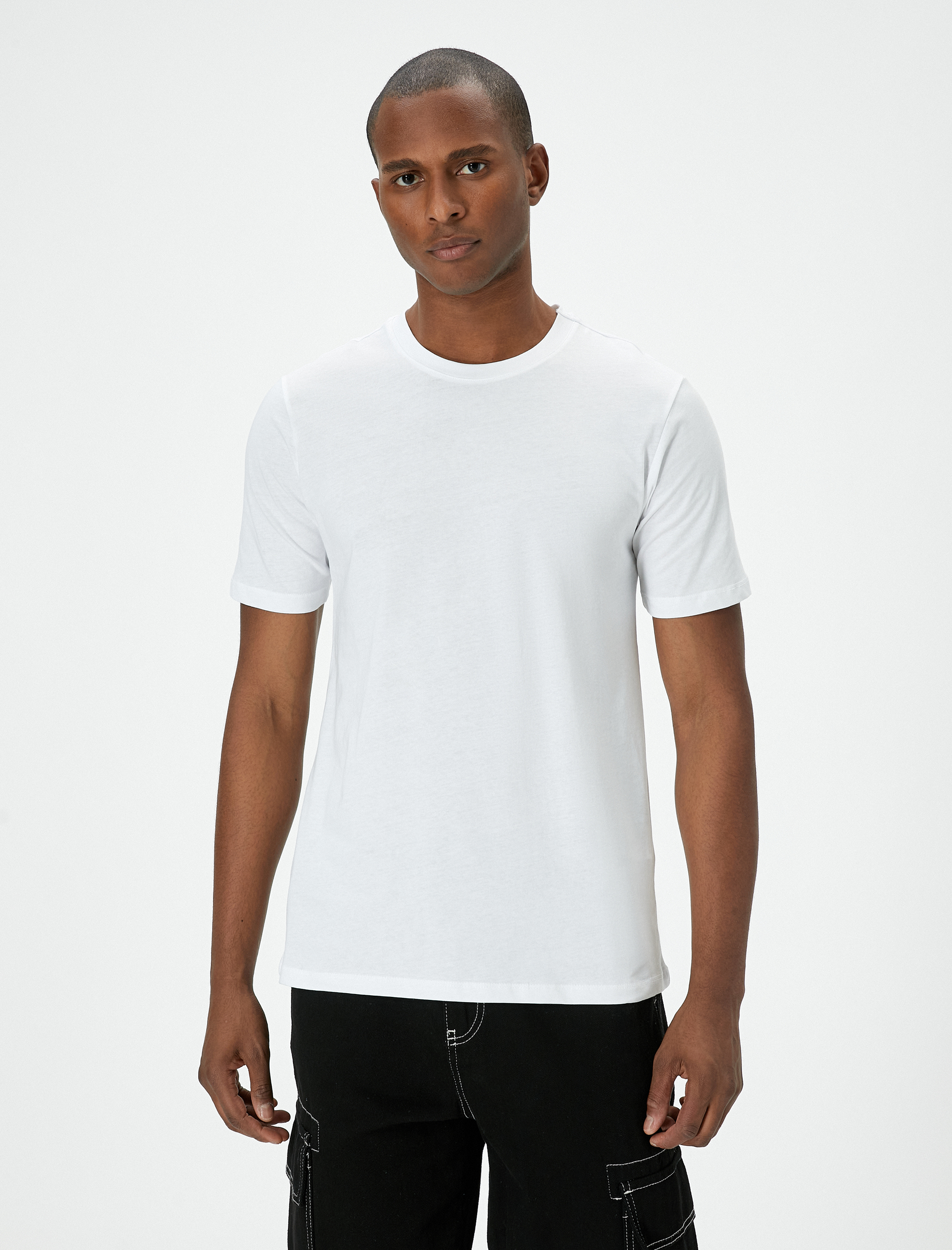   Basic Tişört Slim Fit Kısa Kollu Bisiklet Yaka