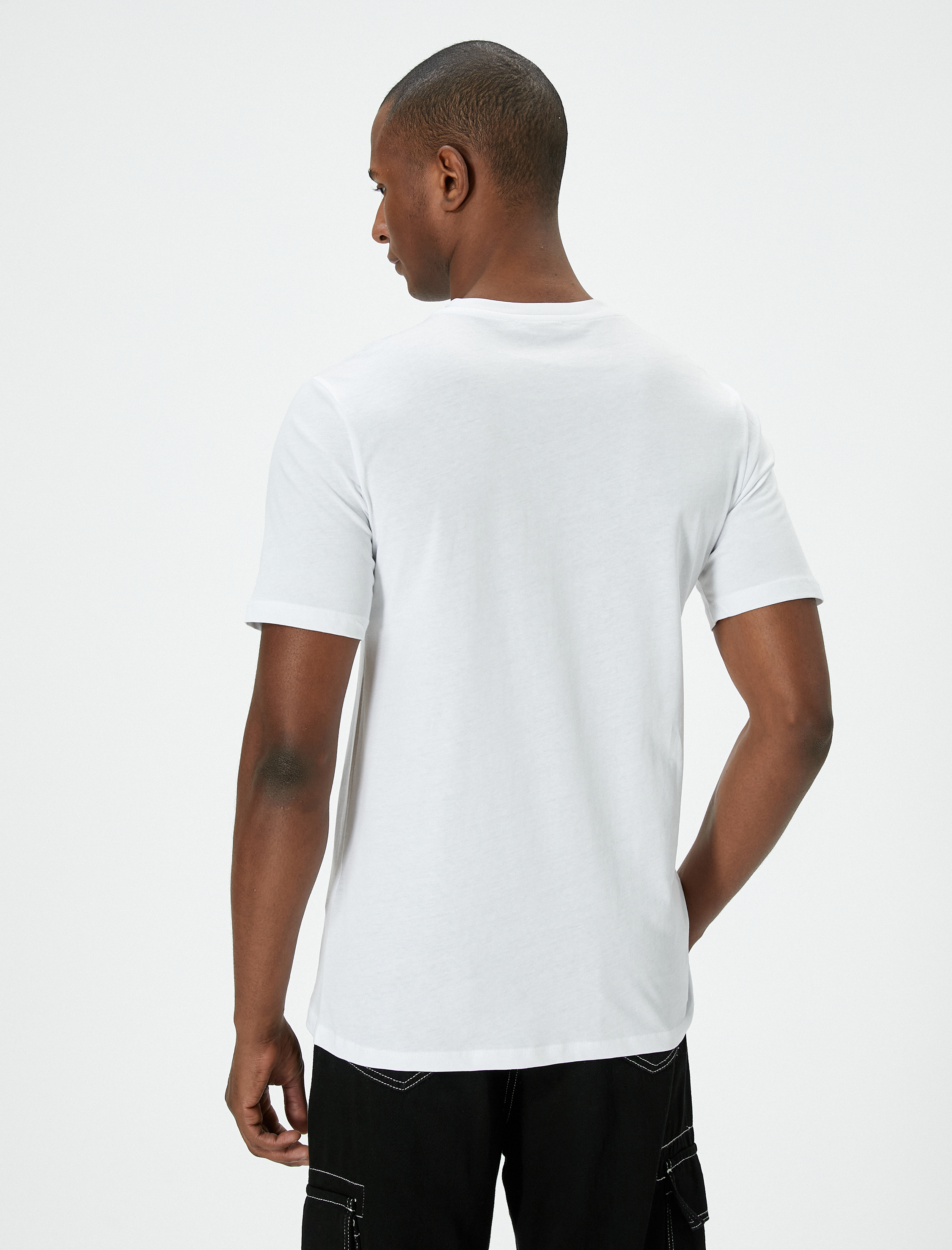   Basic Tişört Slim Fit Kısa Kollu Bisiklet Yaka