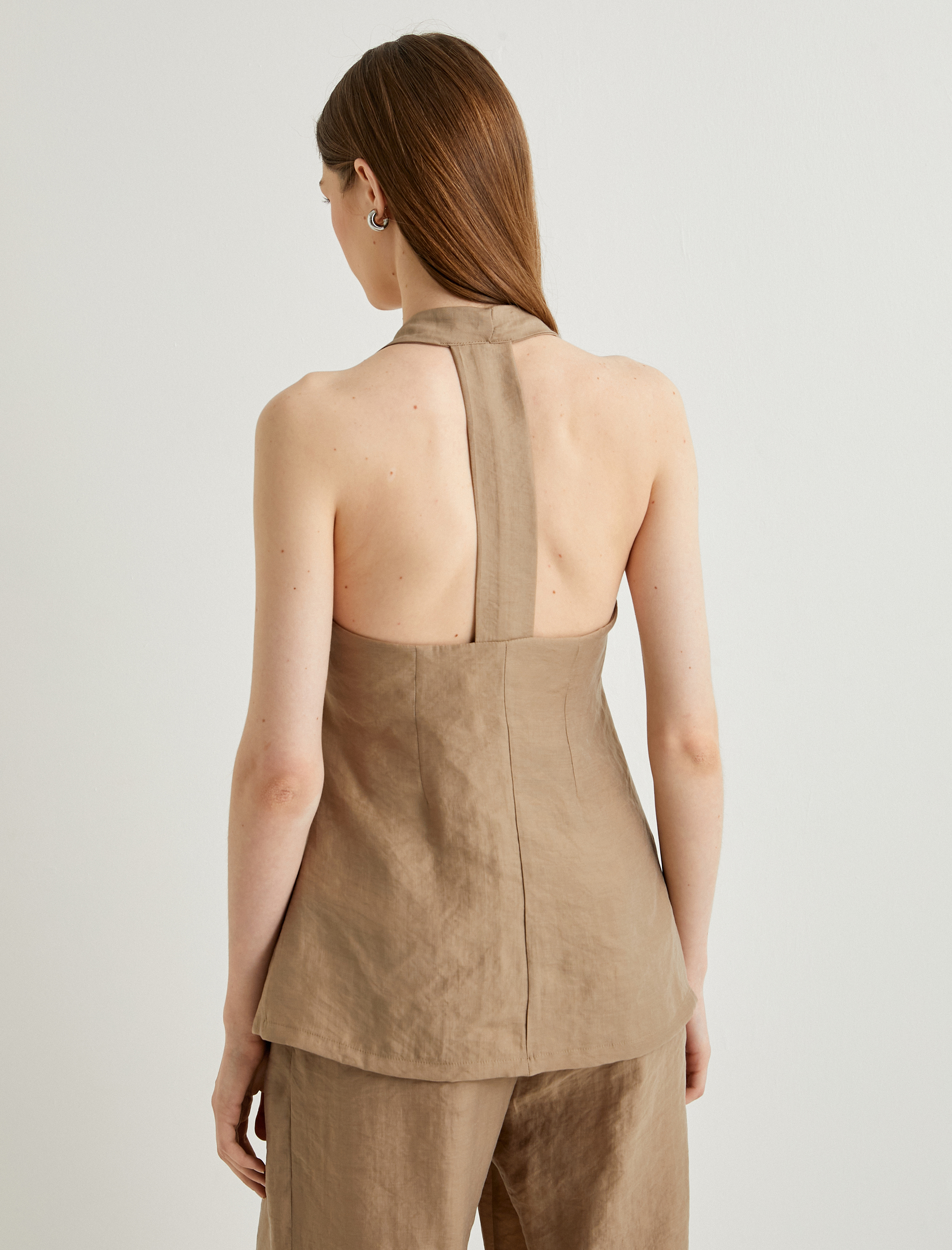   V Yaka Yelek Düğmeli Sırtı Pencere Detaylı