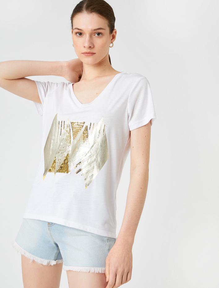  V Yaka Kısa Kollu Baskılı Tişört