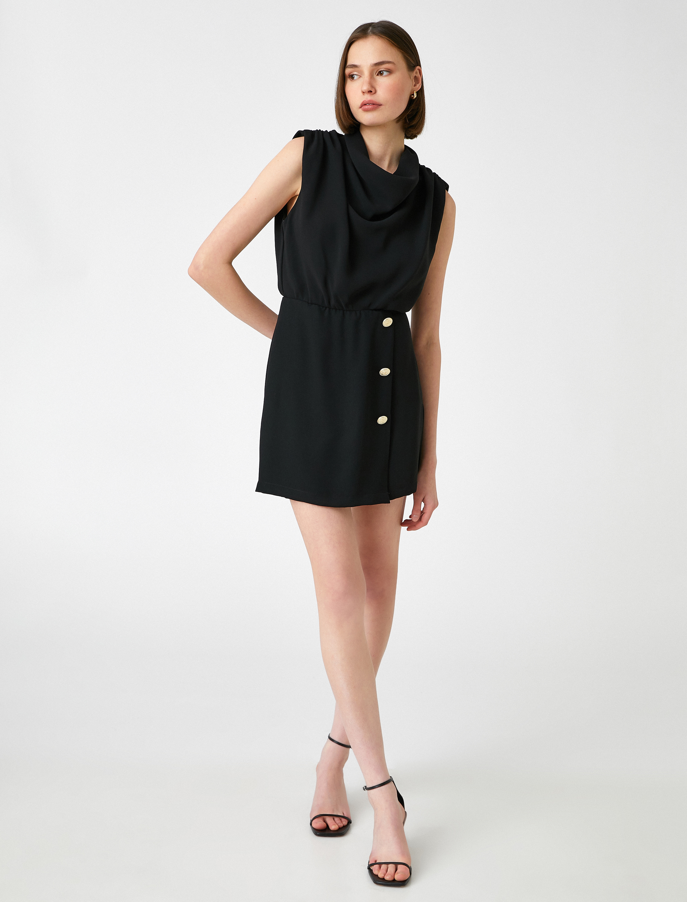   Dökümlü Drape Yaka Kolsuz Düğme Detaylı Mini Elbise