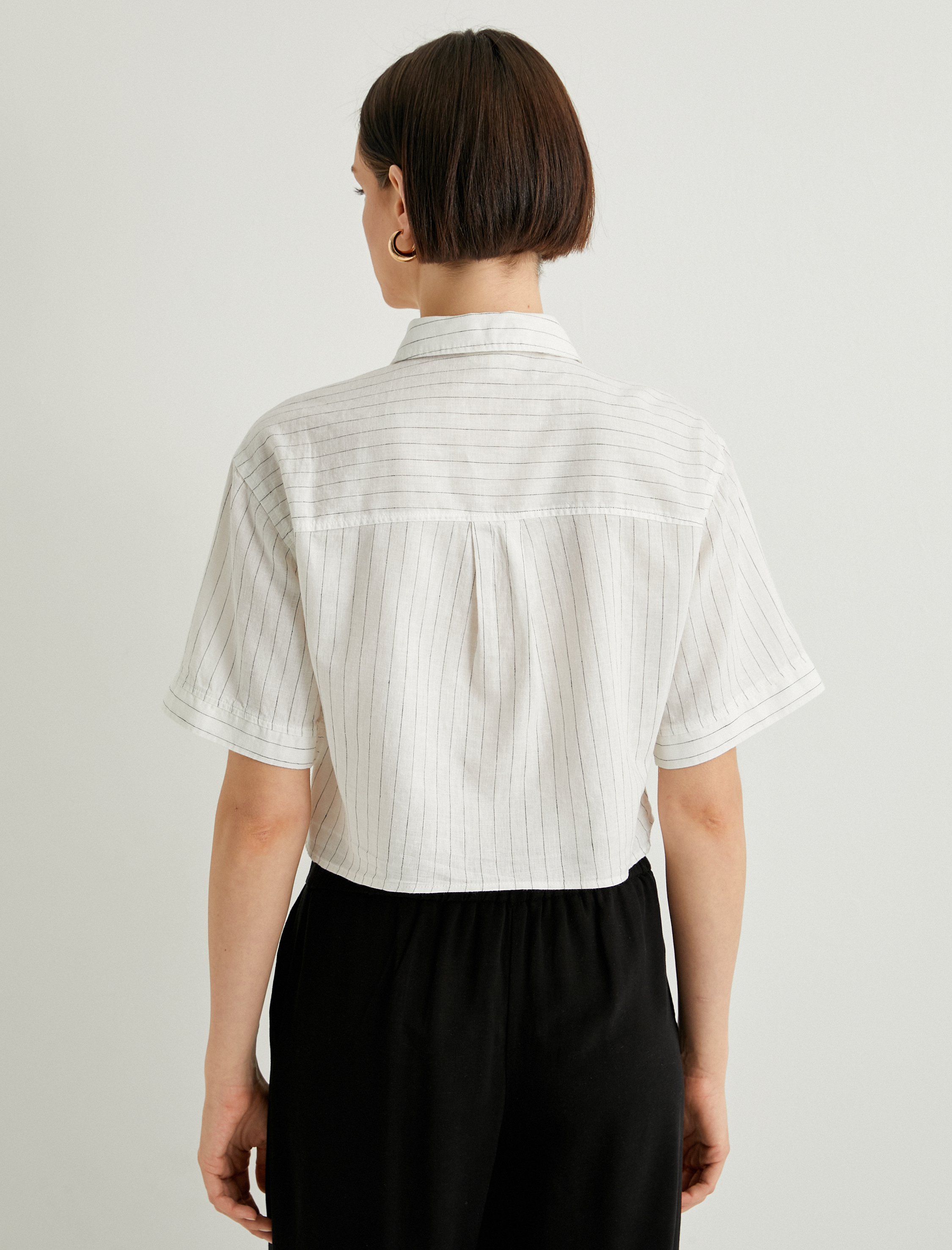   Crop Gömlek Kısa Kollu Cep Detaylı Düğmeli Keten Karışımlı