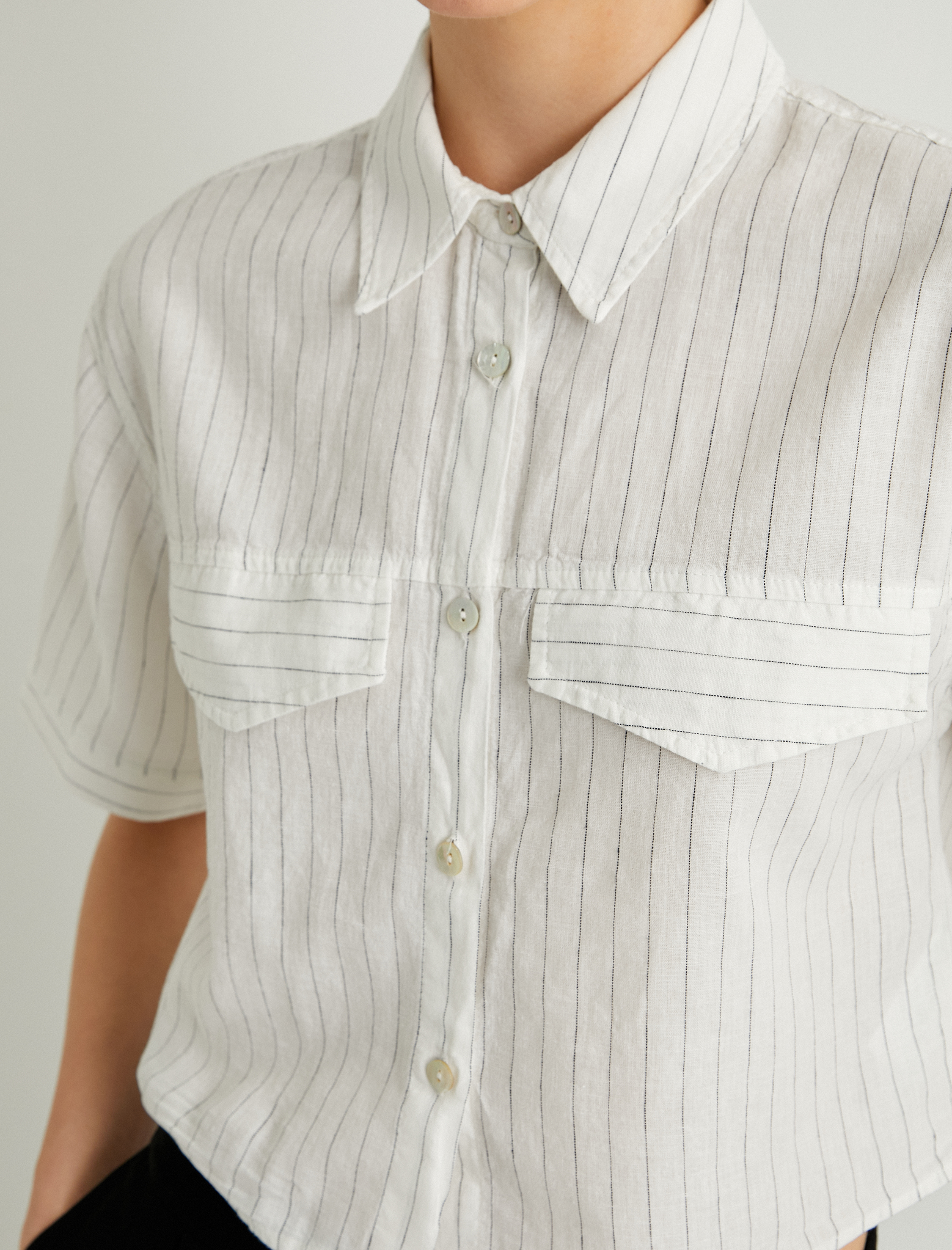   Crop Gömlek Kısa Kollu Cep Detaylı Düğmeli Keten Karışımlı