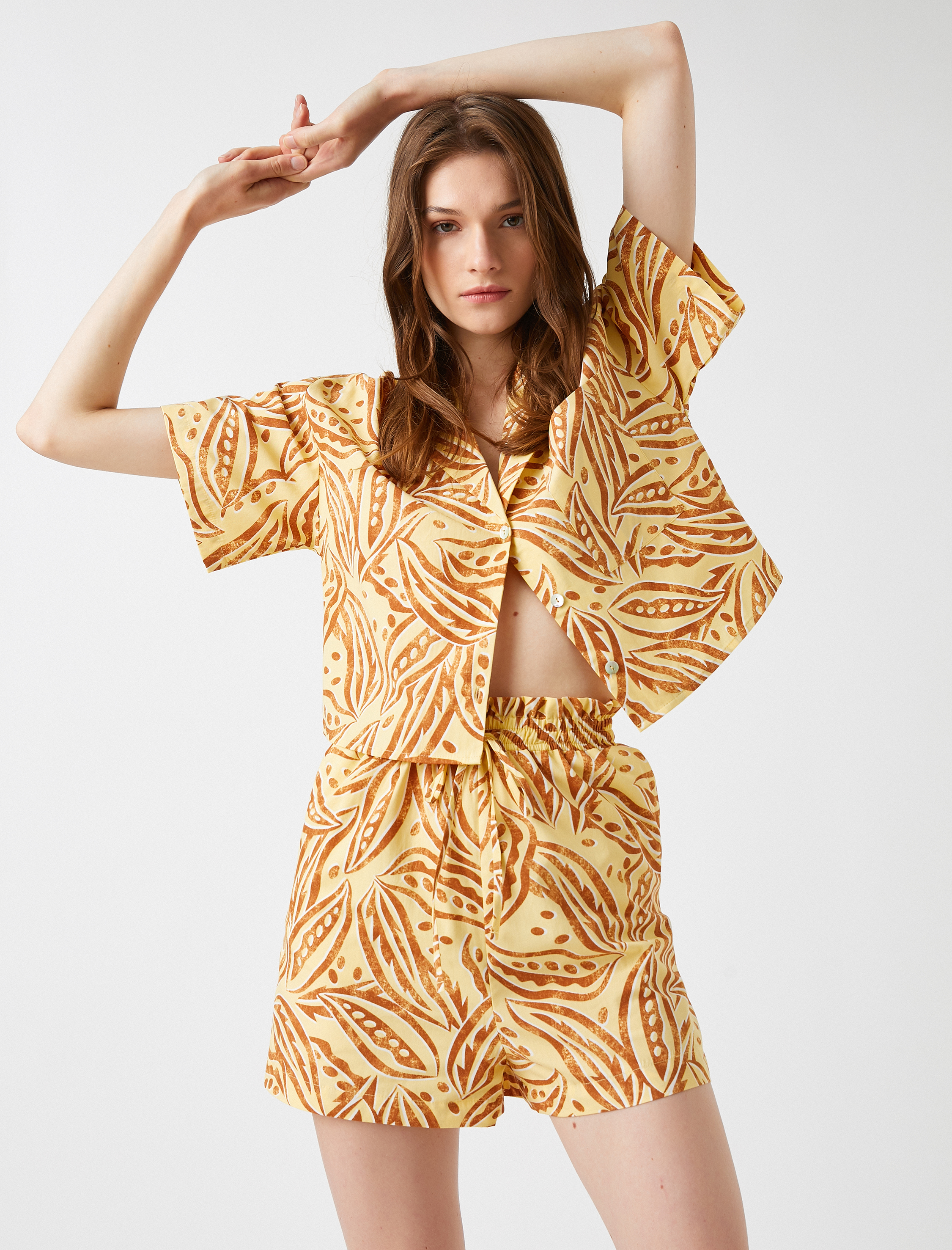   Desenli Şort Pamuklu