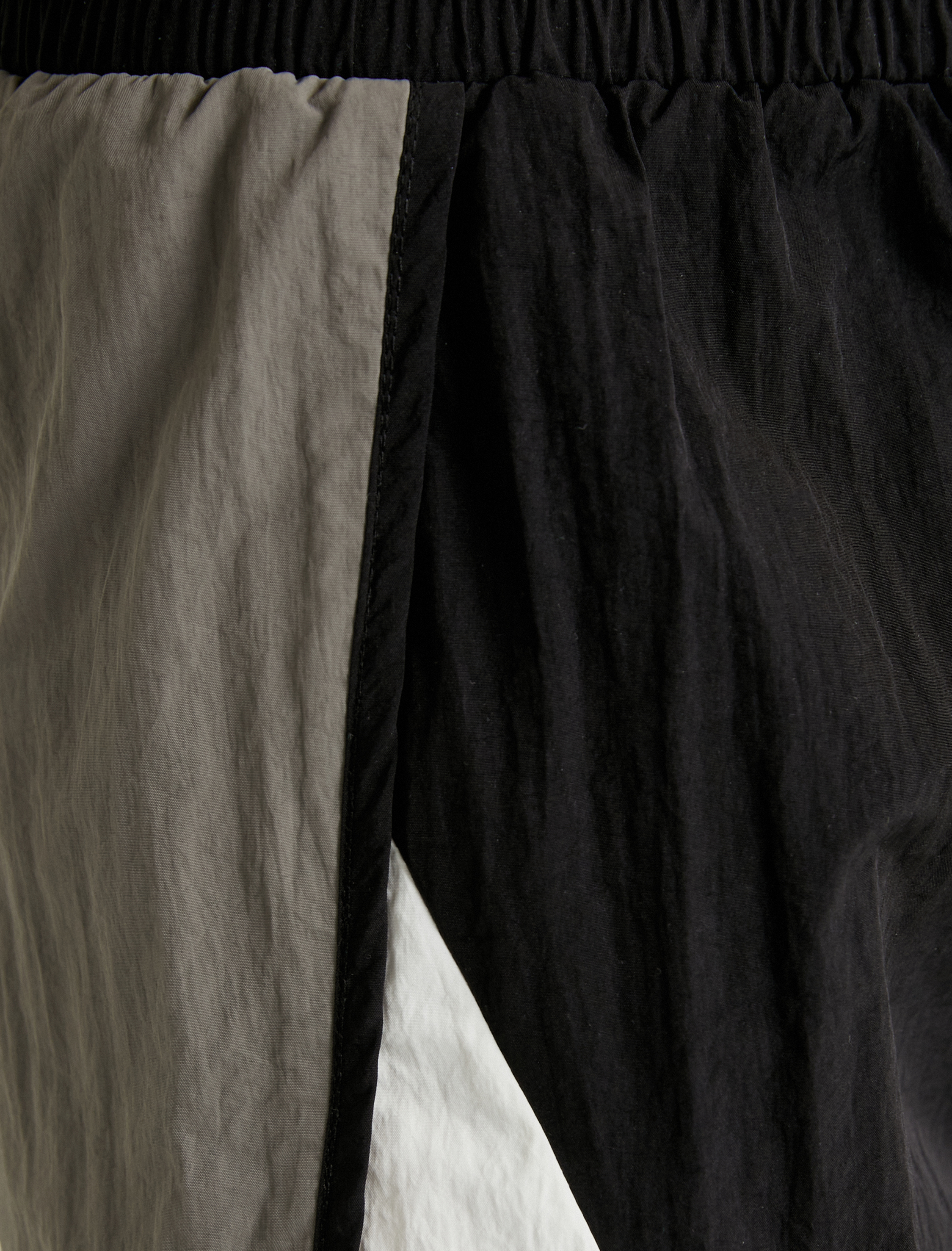   Koşu Şortu Renk Bloklu Biyeli