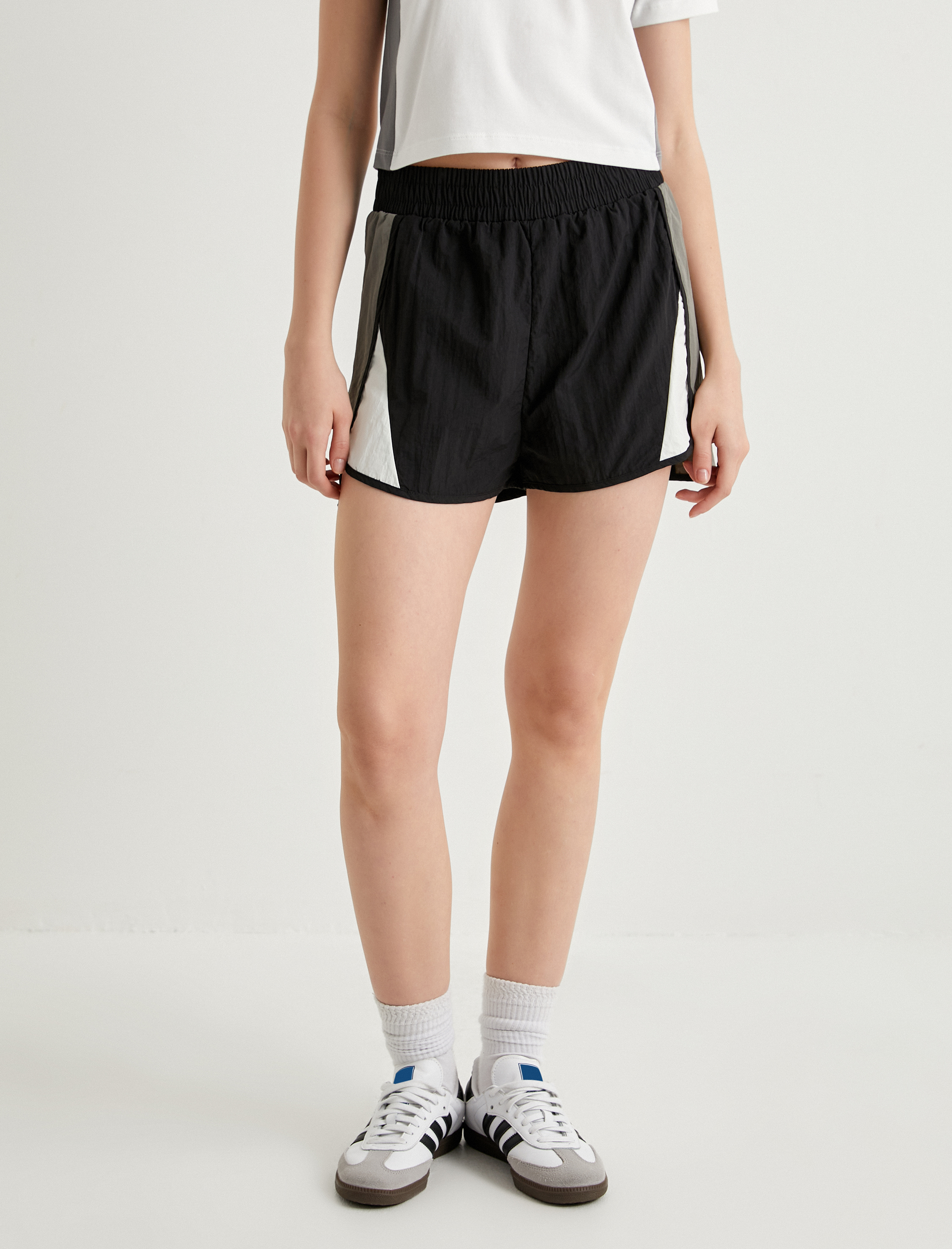   Koşu Şortu Renk Bloklu Biyeli