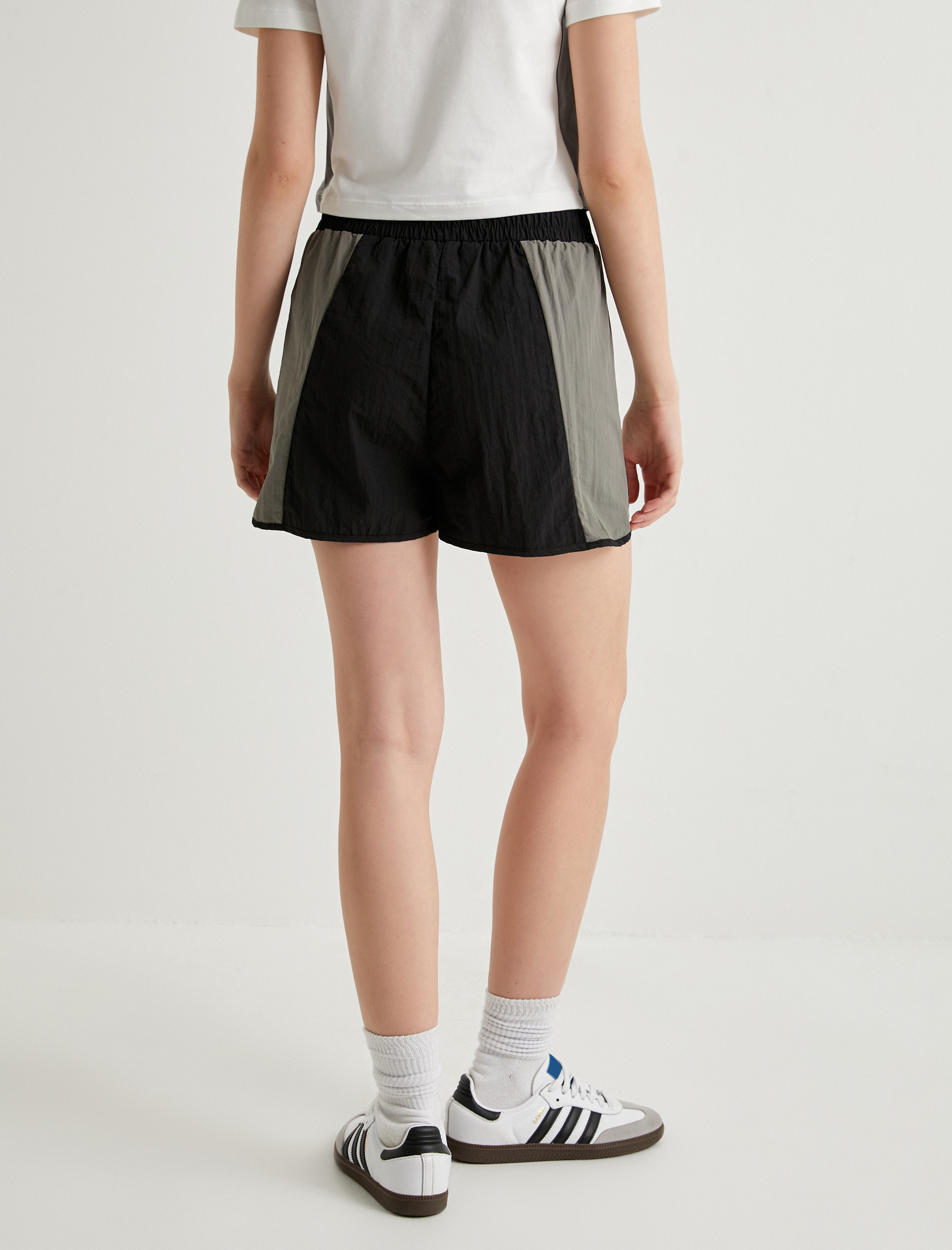   Koşu Şortu Renk Bloklu Biyeli