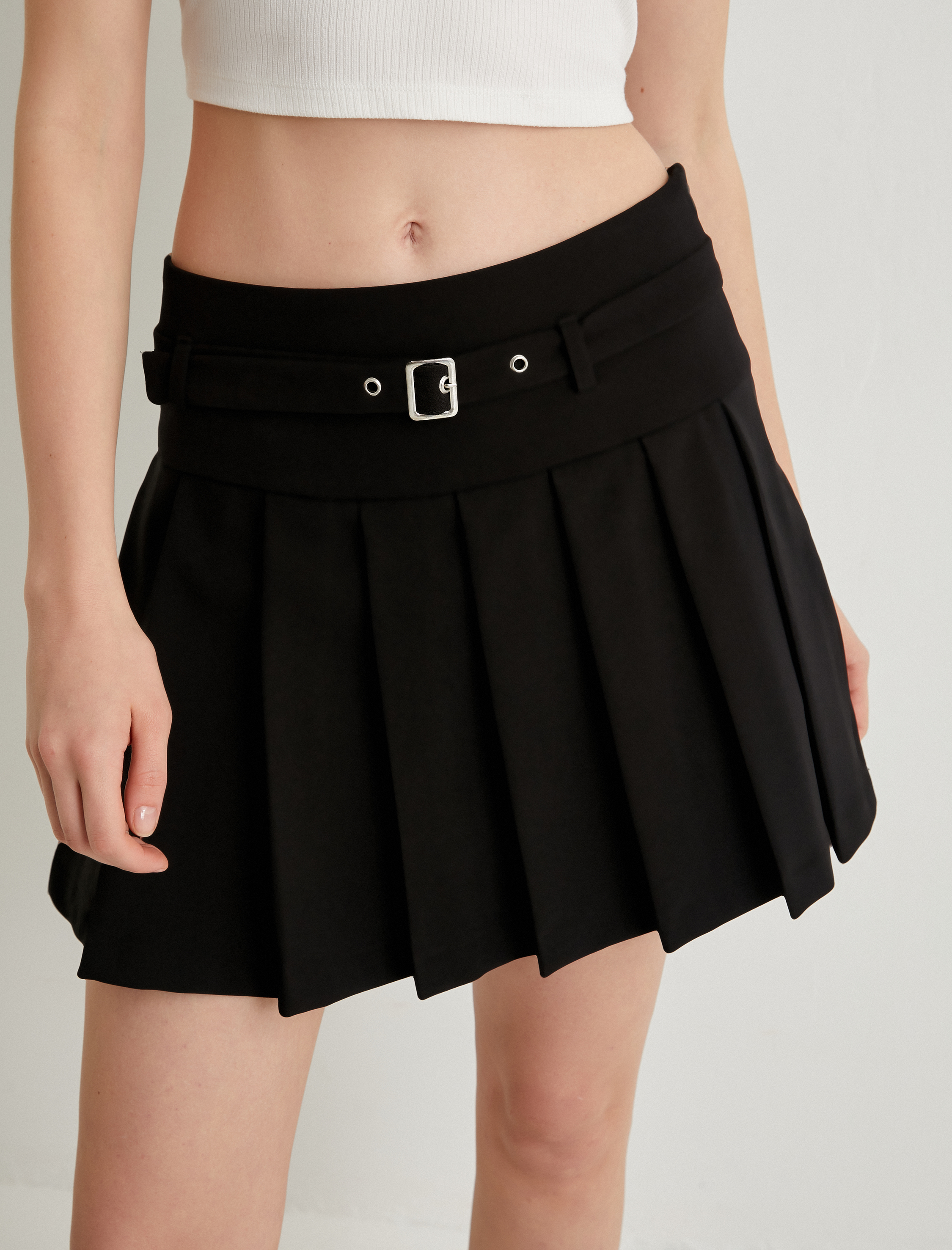   Pileli Mini Şort Etek Kemer Detaylı