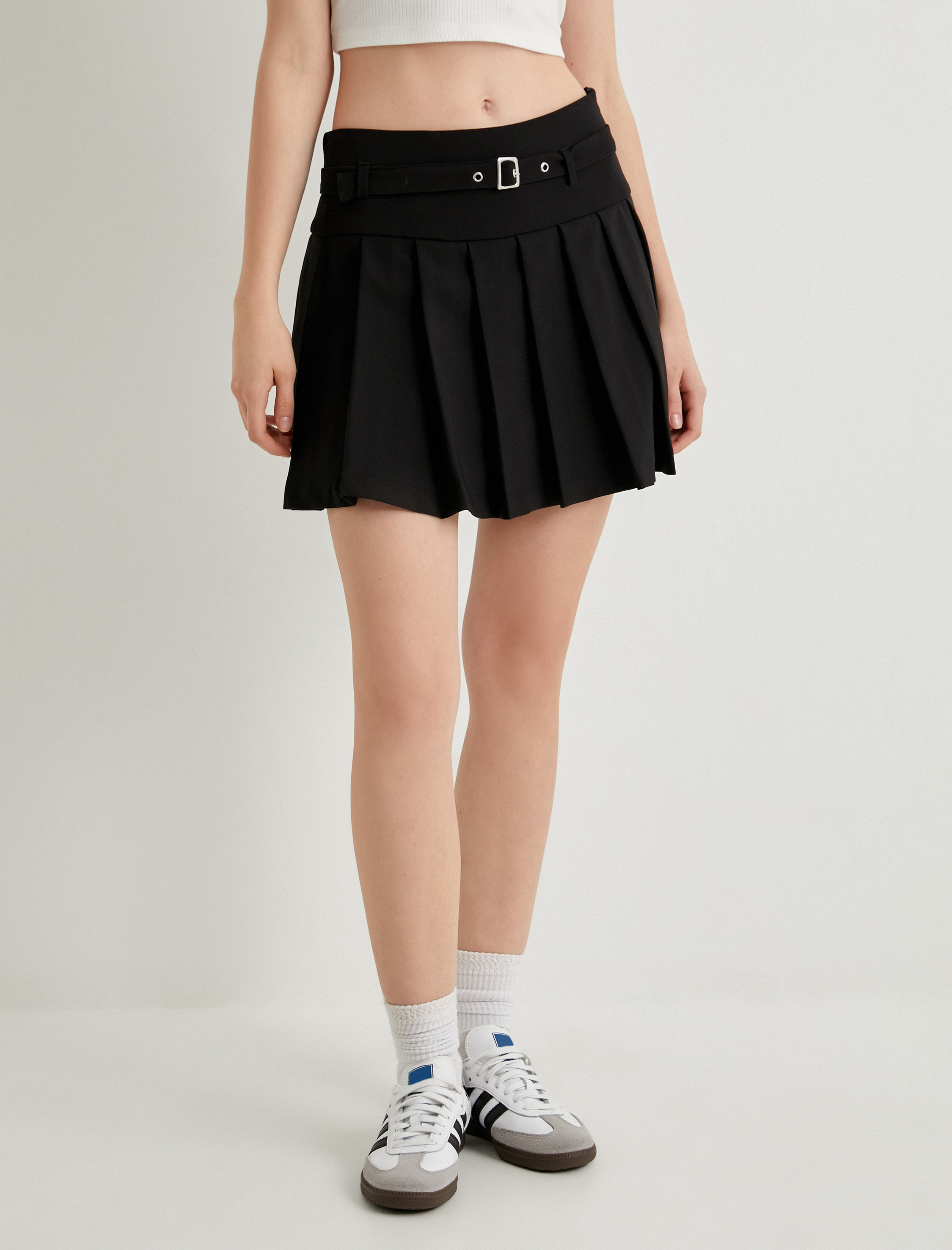   Pileli Mini Şort Etek Kemer Detaylı